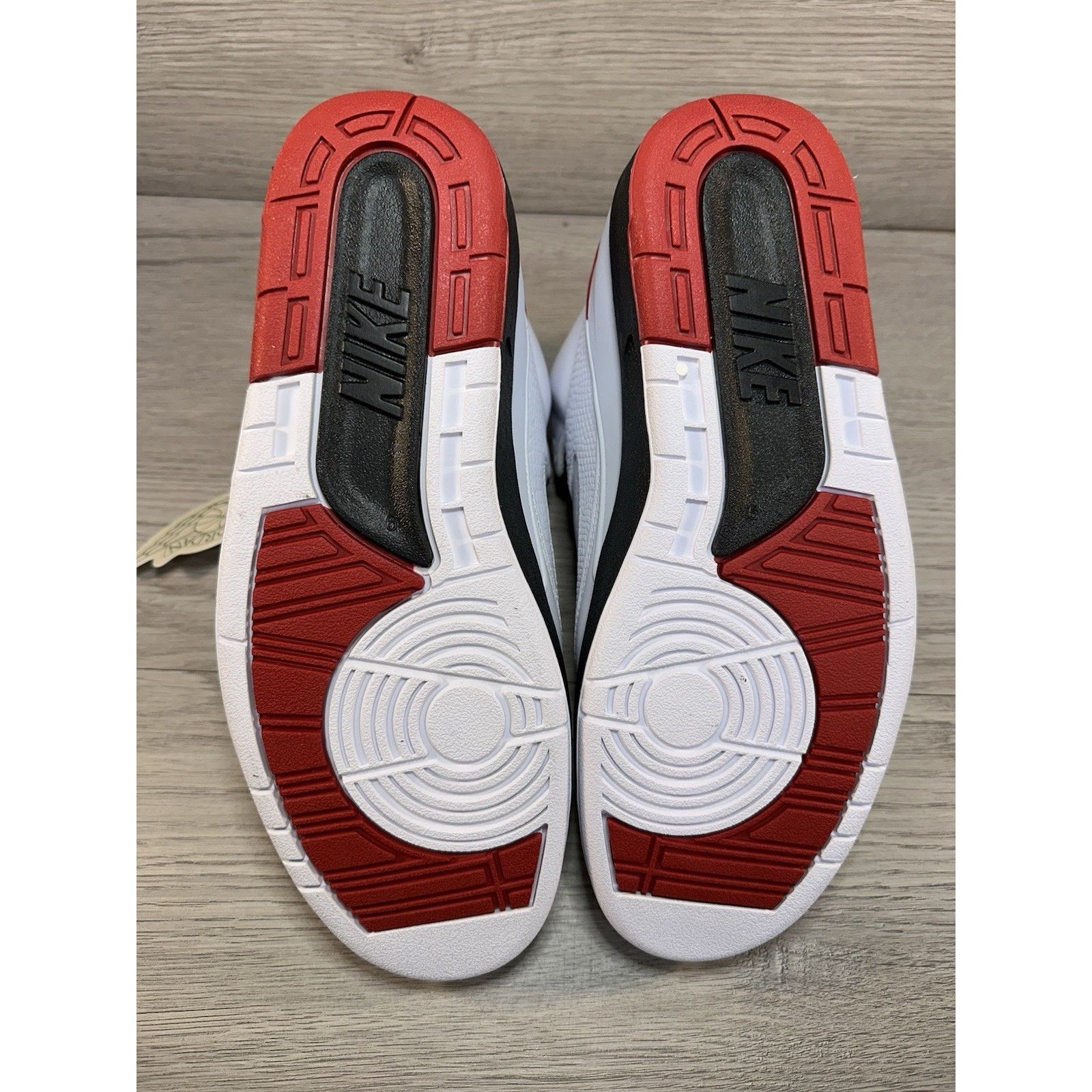 Jordan Brand Air Jordan 2 Retro Chicago W 2022 - Size 10.5w/9m Size US 10.5 / IT 40.5 - 6 Thumbnail