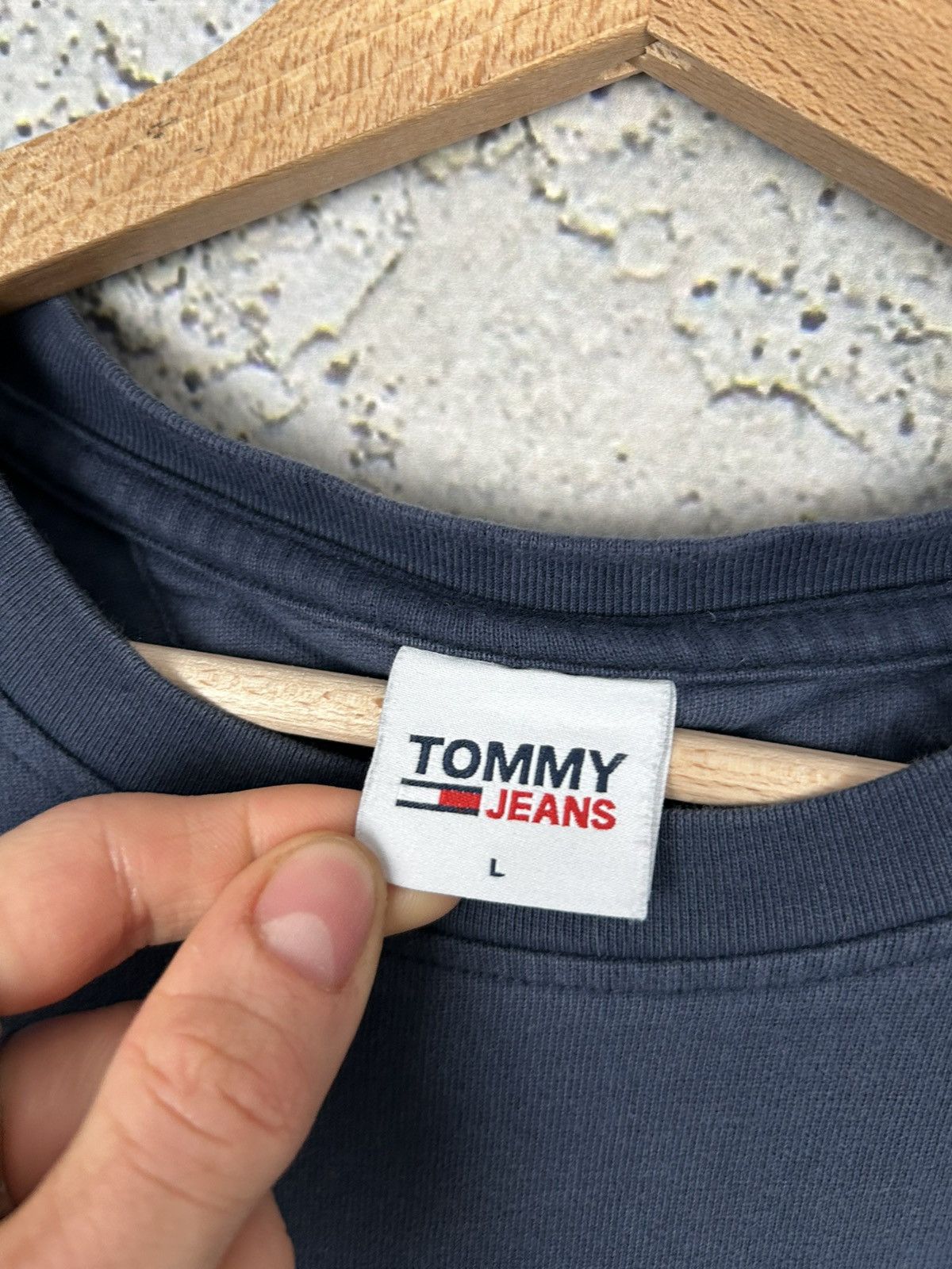 Tommy Hilfiger Tommy Hilfiger Jeans Graphic Tee Premium Streetwear Vintage Size US L / EU 52-54 / 3 - 5 Thumbnail
