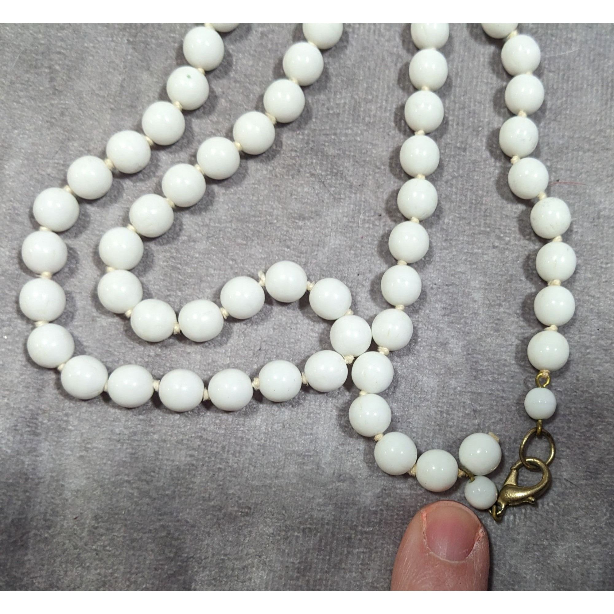 Other Vintage Classic White Beaded Glass Necklace Size ONE SIZE - 4 Thumbnail