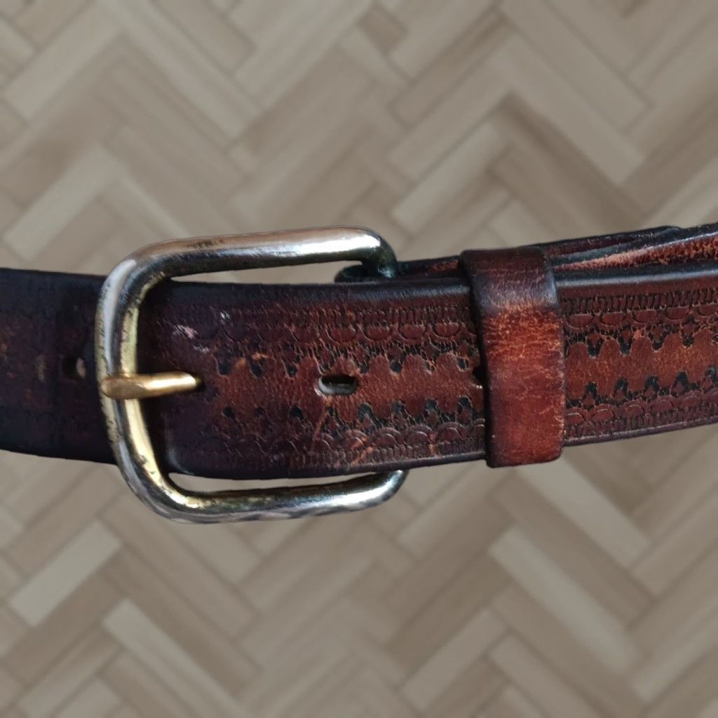VINTAGE Unbranded Men's Belt 42 Large Brown Embossed Leather 1980s Distressed