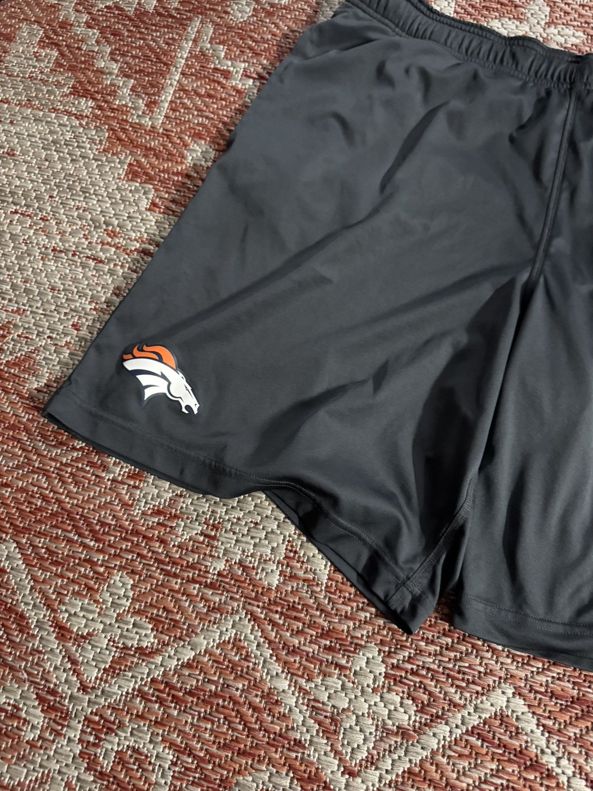 NFL Nike Dri Fit Shorts Sz XL Grey Denver Broncos NFL Size US 38 / EU 54 - 3 Thumbnail