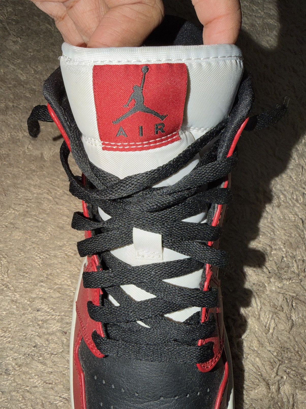 Jordan Brand Air Jordan 1 Mid ‘Chicago Black Toe’ Size US 9 / EU 42 - 5 Thumbnail