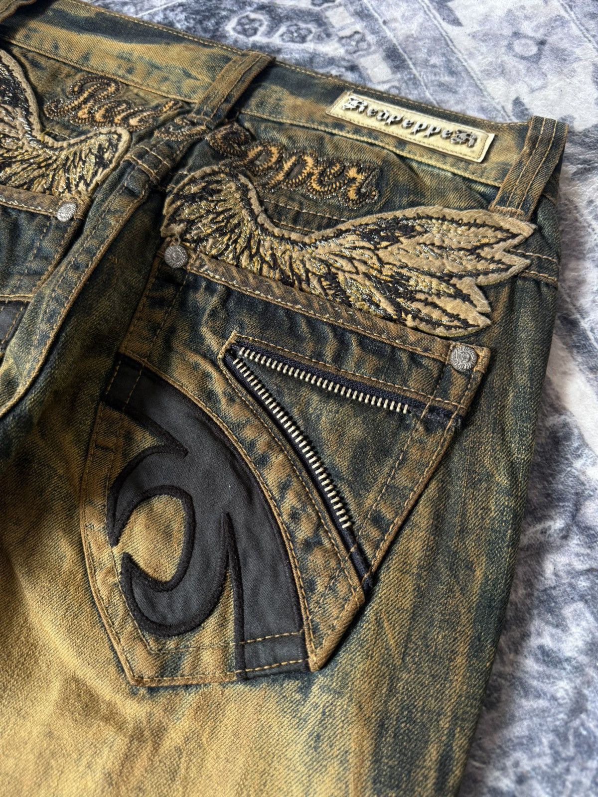 If Six Was Nine Red Pepper Shadow Mud Wash Embroidered Wings Jeans Size US 29 - 6 Thumbnail
