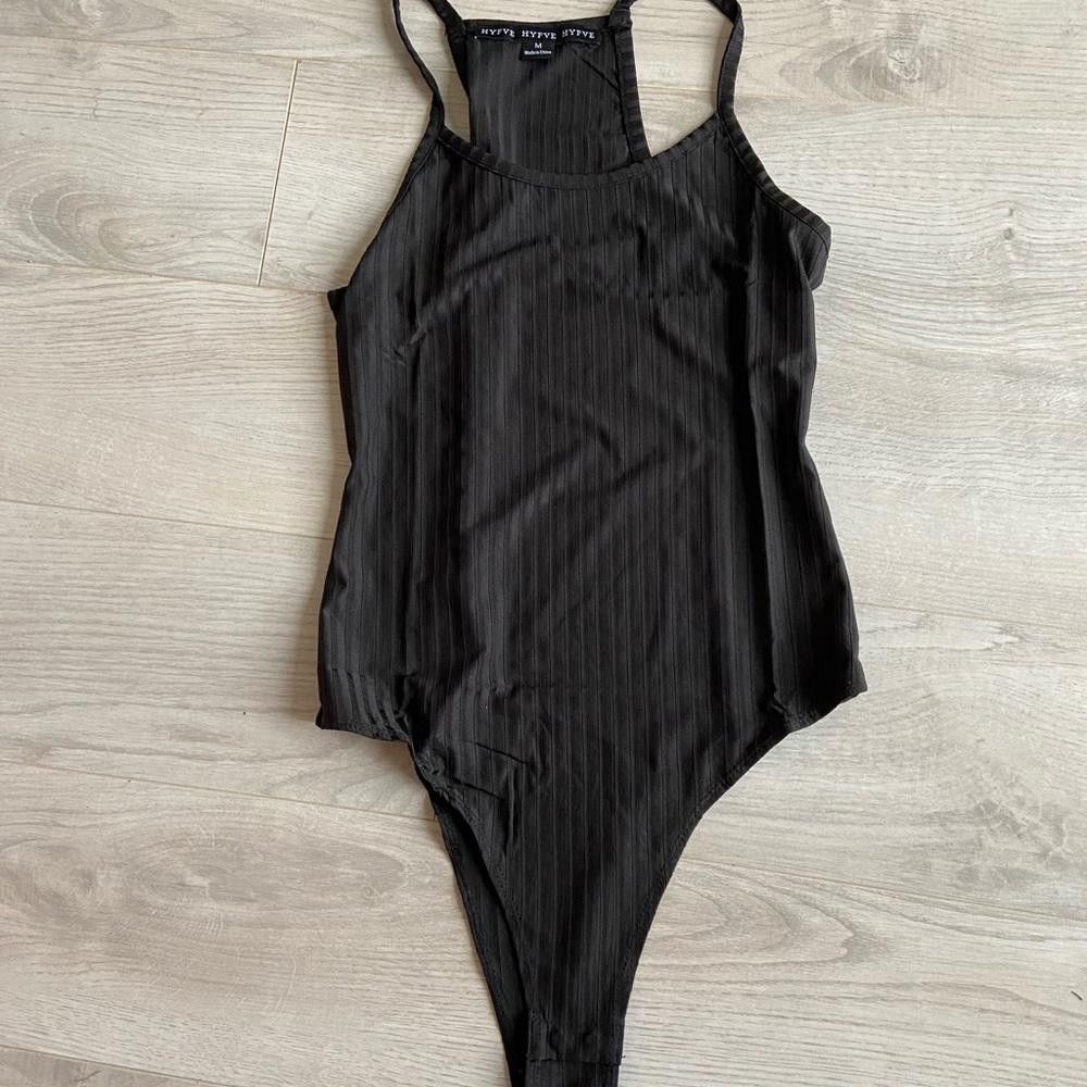 Fashion Nova Fashion Nova Black Racerback Classic Tank Top Bodysuit Size M / US 6-8 / IT 42-44 - 2 Thumbnail