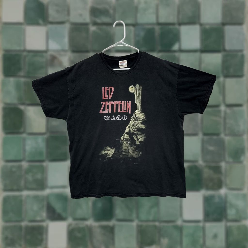 Hanes VINTAGE Led Zeppelin Stairway To Heaven T-Shirt Men XL Black Cotton Distressed Hanes Mens Short Sleeve T-Shirt 2000s Size US XL / EU 56 / 4 - 1 Thumbnail