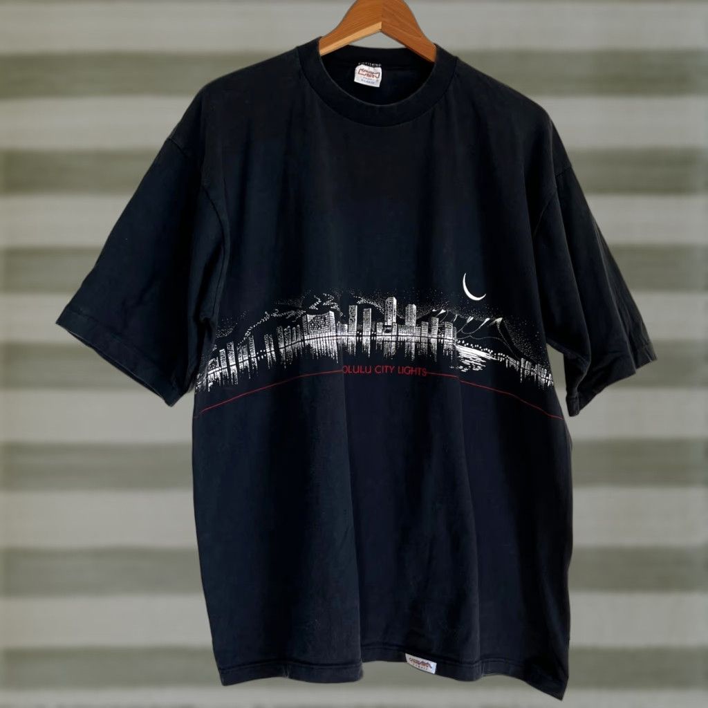Vintage VINTAGE Crazy Shirts Hawaii T-Shirt Men’s XL City Lights Double-Sided 90s Hawaii Vintage XL Black T-Shirt Size US XL / EU 56 / 4 - 1 Thumbnail