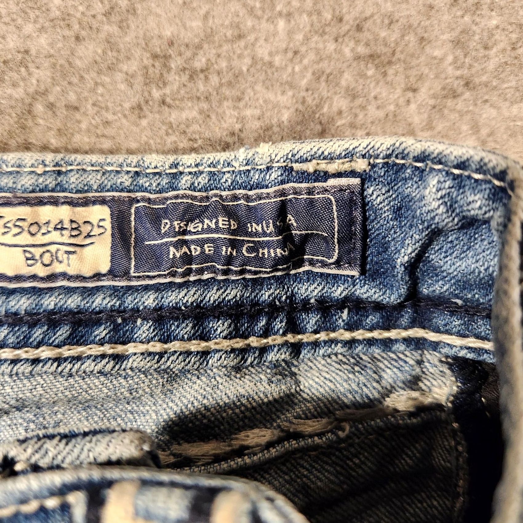 Miss Me VINTAGE Miss Me Jeans Womens Bootcut 25 Blue Low Rise Denim Distressed Pockets 30in Inseam Womens Jeans Size 42" / US 20 - 4 Thumbnail