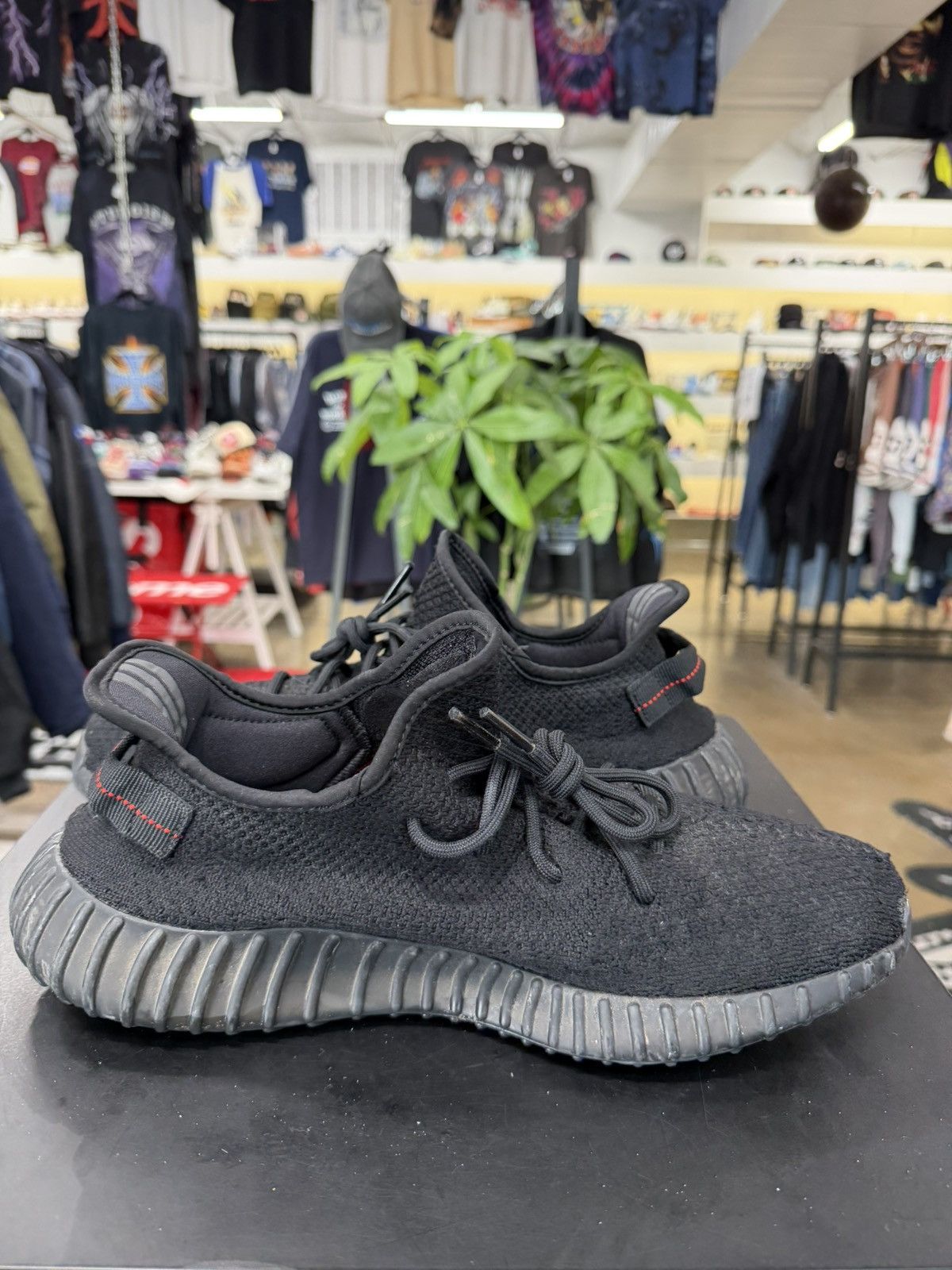 Adidas Adidas Yeezy Boost 350 V2 Black Red Size 13 (2017) Size US 13 / EU 46 - 3 Thumbnail