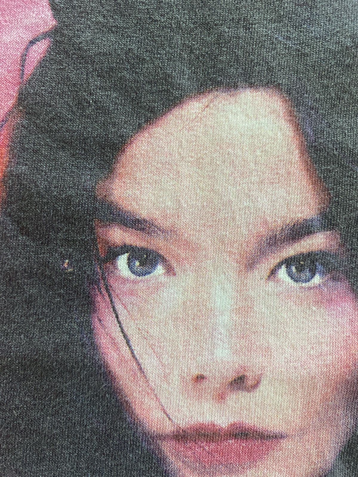 Band Tees 1995 Bjork Post album art shirt sz XL Size US XL / EU 56 / 4 - 7 Thumbnail