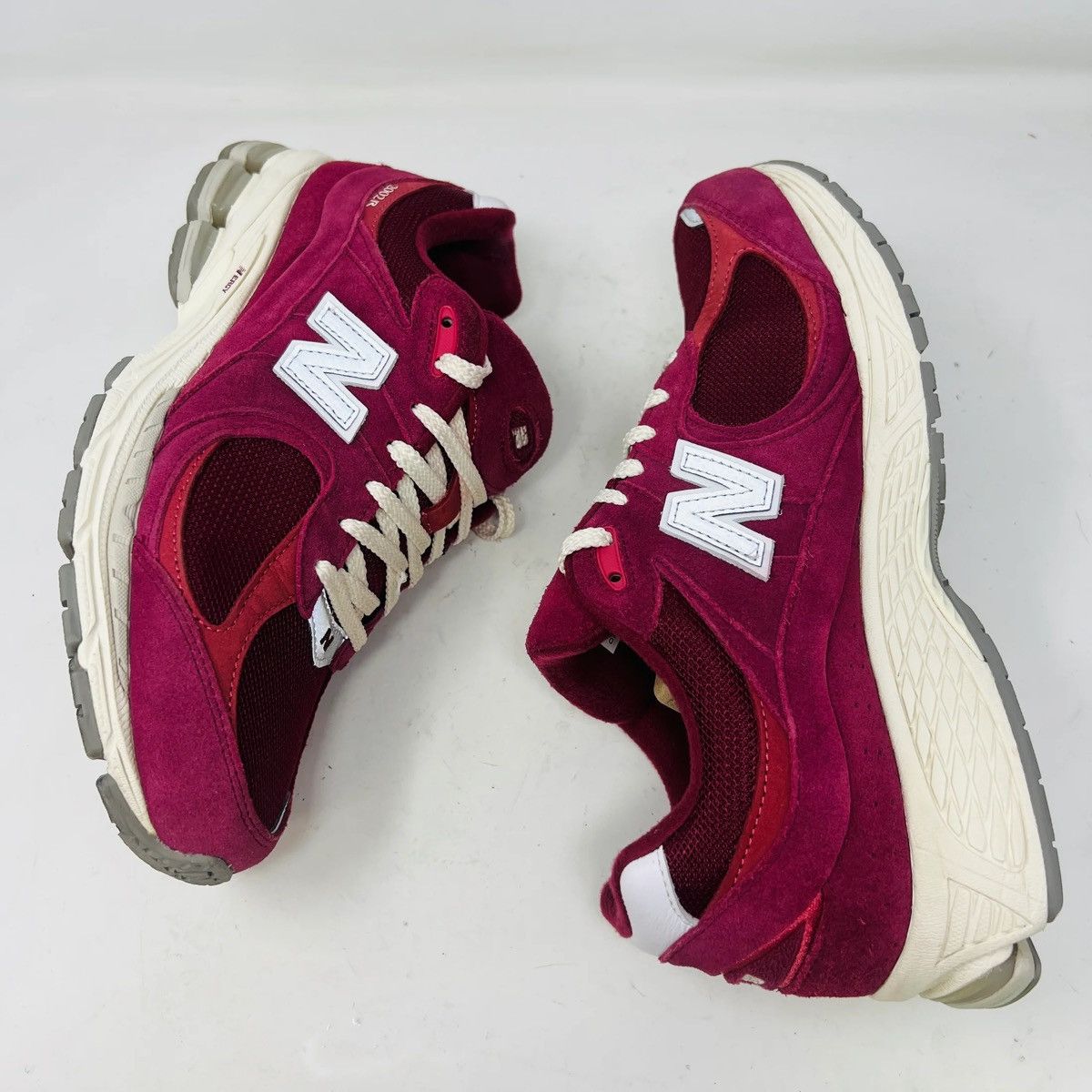 New Balance New Balance 2002R Bordeaux Size US 10.5 / EU 43-44 - 3 Thumbnail