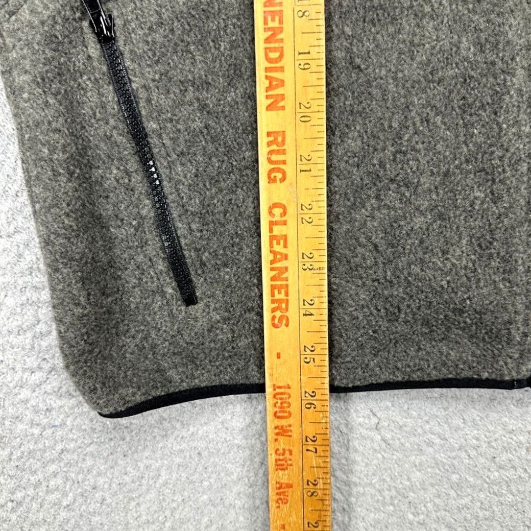 Vintage VINTAGE? (No) Charles River Apparel Fleece Vest Mens Large Grey Black Full Zip Sleeveless NEW Size US L / EU 52-54 / 3 - 7 Thumbnail