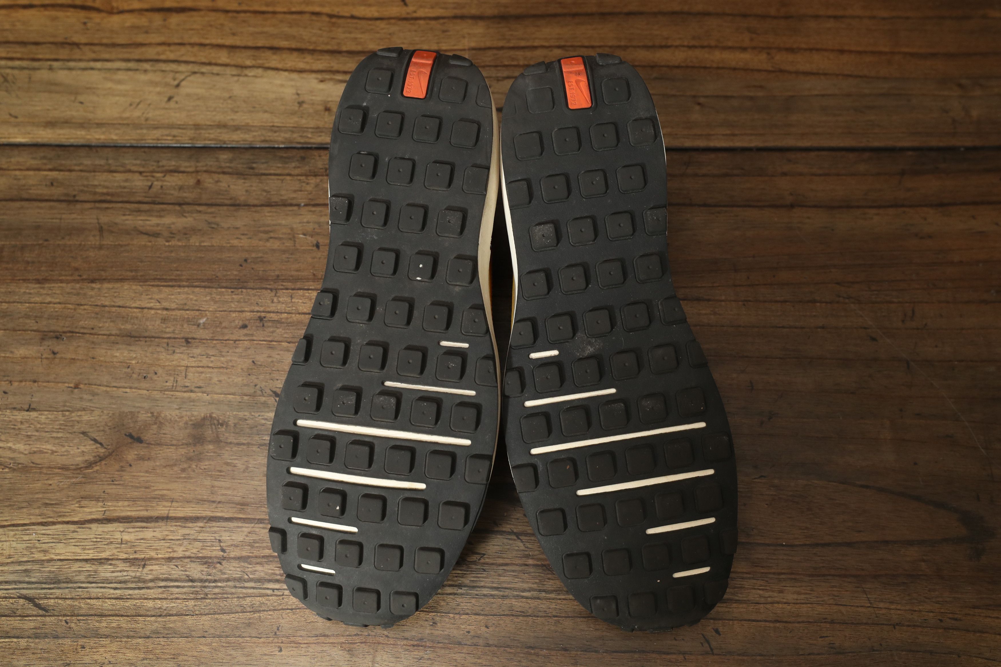 Nike Nike Women's Waffle One (11) Size US 11 / IT 41 - 13 Thumbnail