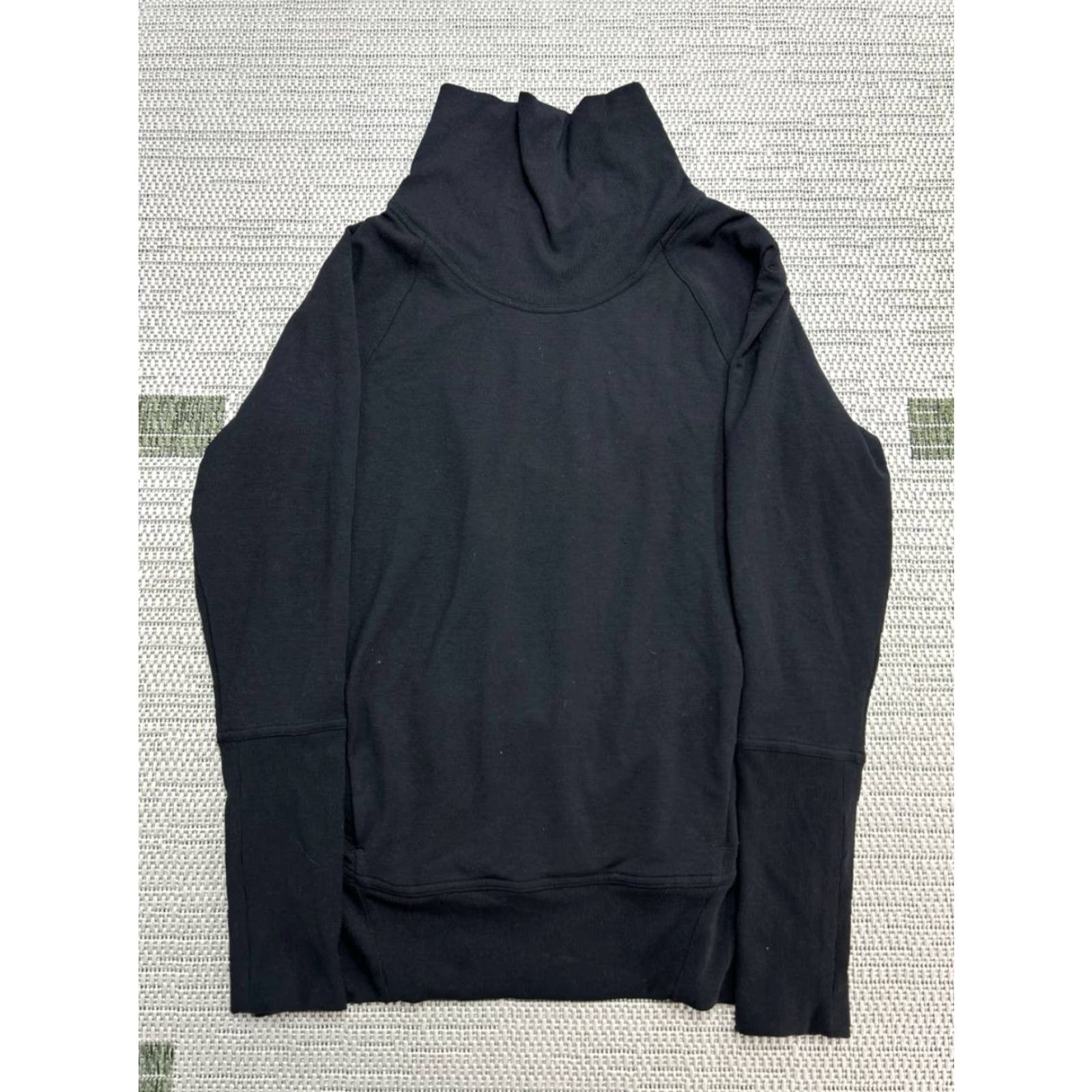 Lululemon VINTAGE Lululemon High Lines Top Womens 6 Black Stretch Funnel Neck Raglan Sleeve Warm Size M / US 6-8 / IT 42-44 - 2 Thumbnail