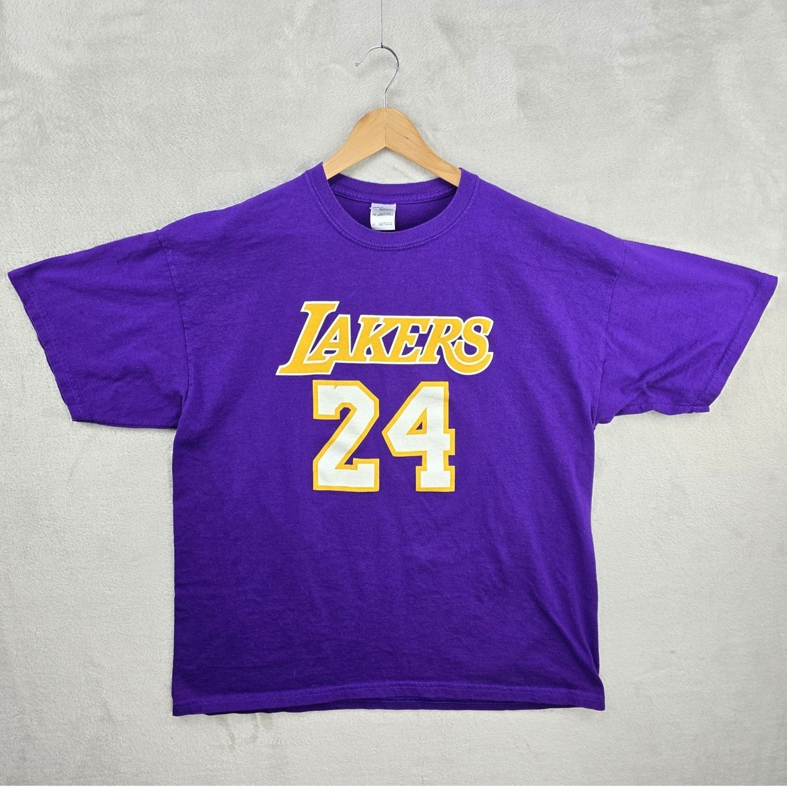 Gildan Los Angeles Lakers Kobe Bryant Shirt XL Purple Jersey Style Size US XL / EU 56 / 4 - 1 Thumbnail