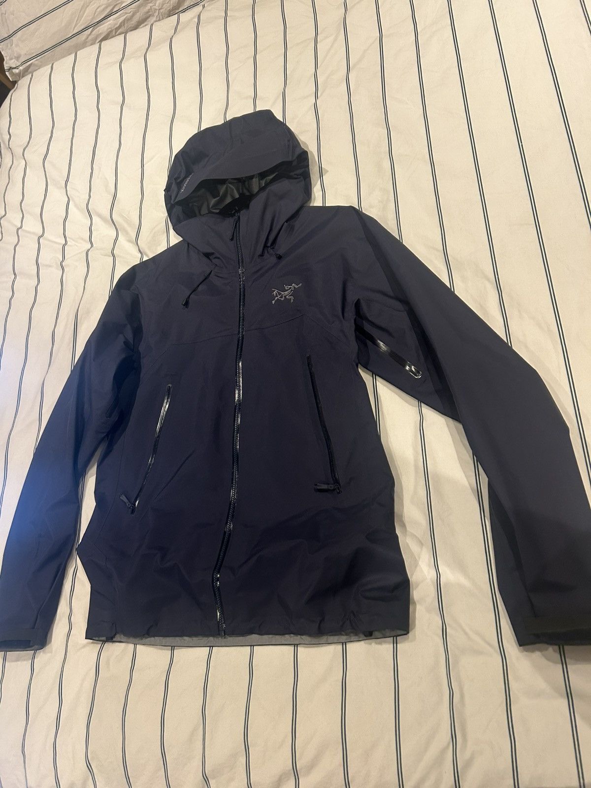 Arc'teryx Arcteryx rain coat €950 size small no flaws navy blue Size US S / EU 44-46 / 1 - 1 Thumbnail