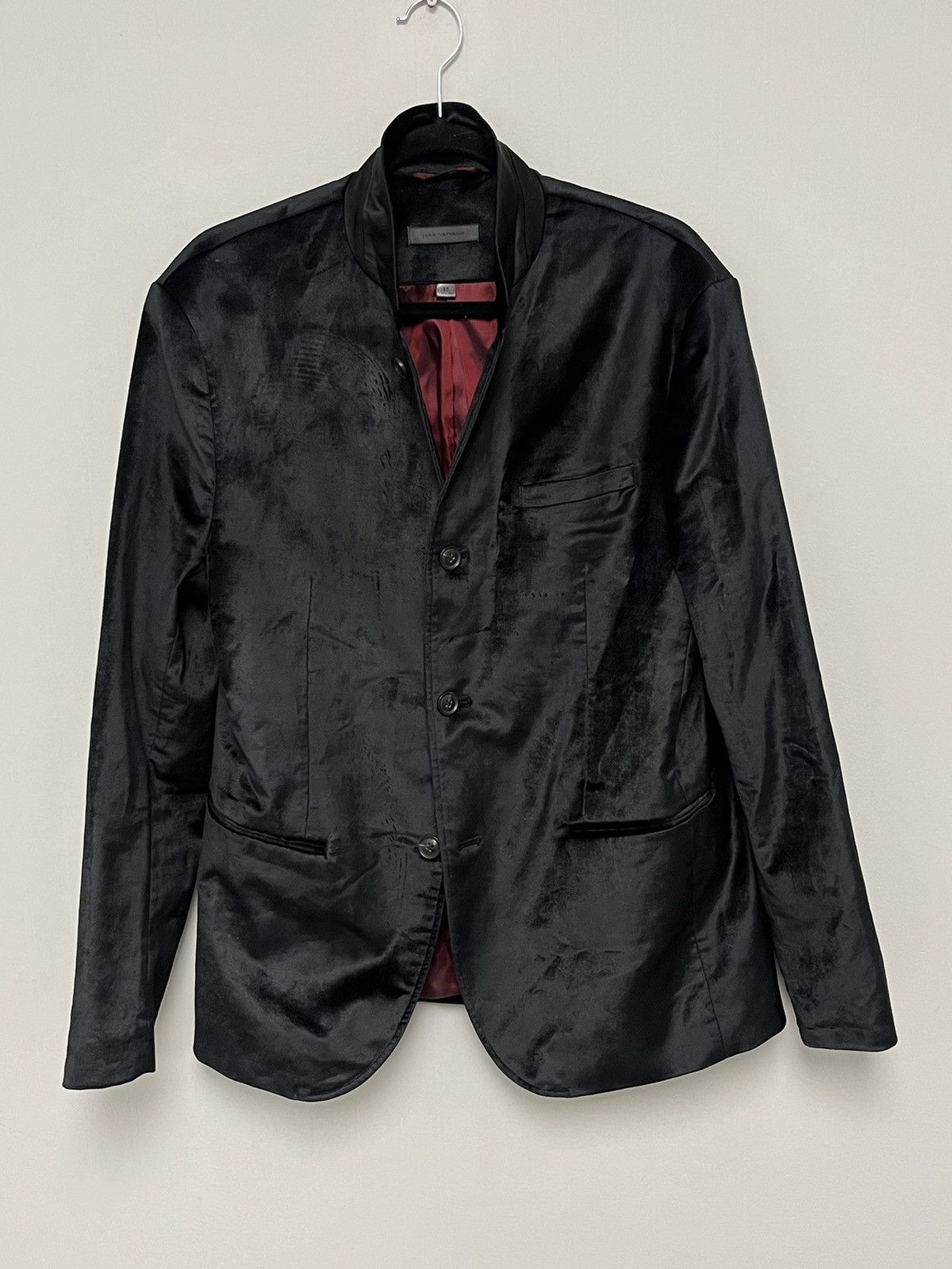 John Varvatos Crushed Velvet Button Font Jacket. Size 48 US 38 Size US M / EU 48-50 / 2 - 3 Thumbnail