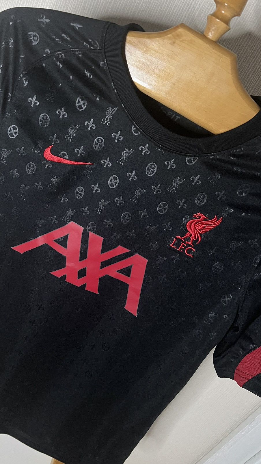 Nike New balance FC Liverpool Nike Y2K rare monogram jersey Size US M / EU 48-50 / 2 - 3 Thumbnail