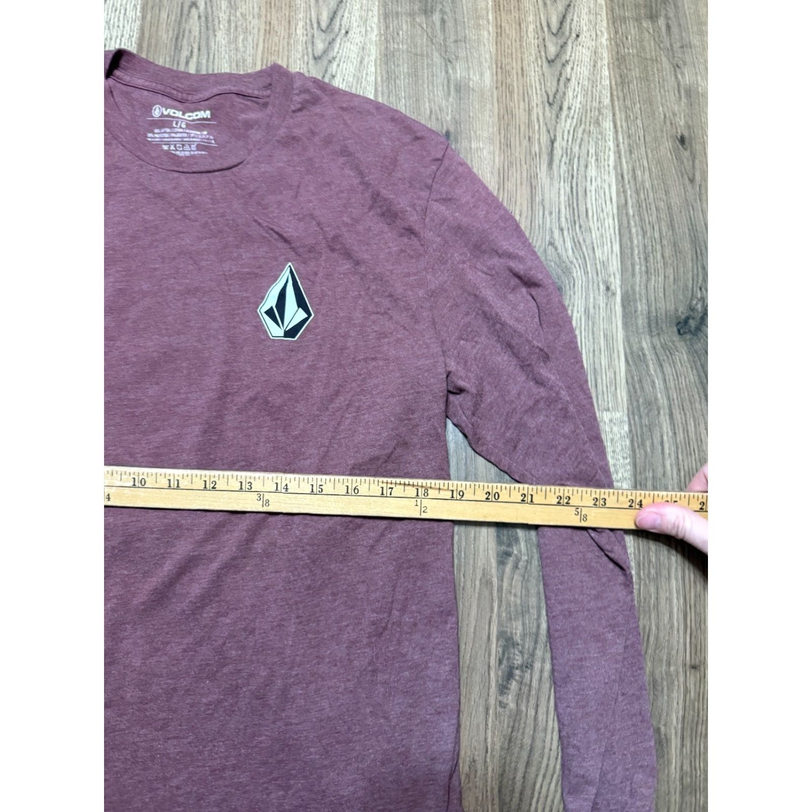 Volcom Volcom Men's Shirt L Red Long Sleeve Crew Neck Logo All Seasons Vintage: No (adjusted: but must use original words only) Size US L / EU 52-54 / 3 - 7 Thumbnail