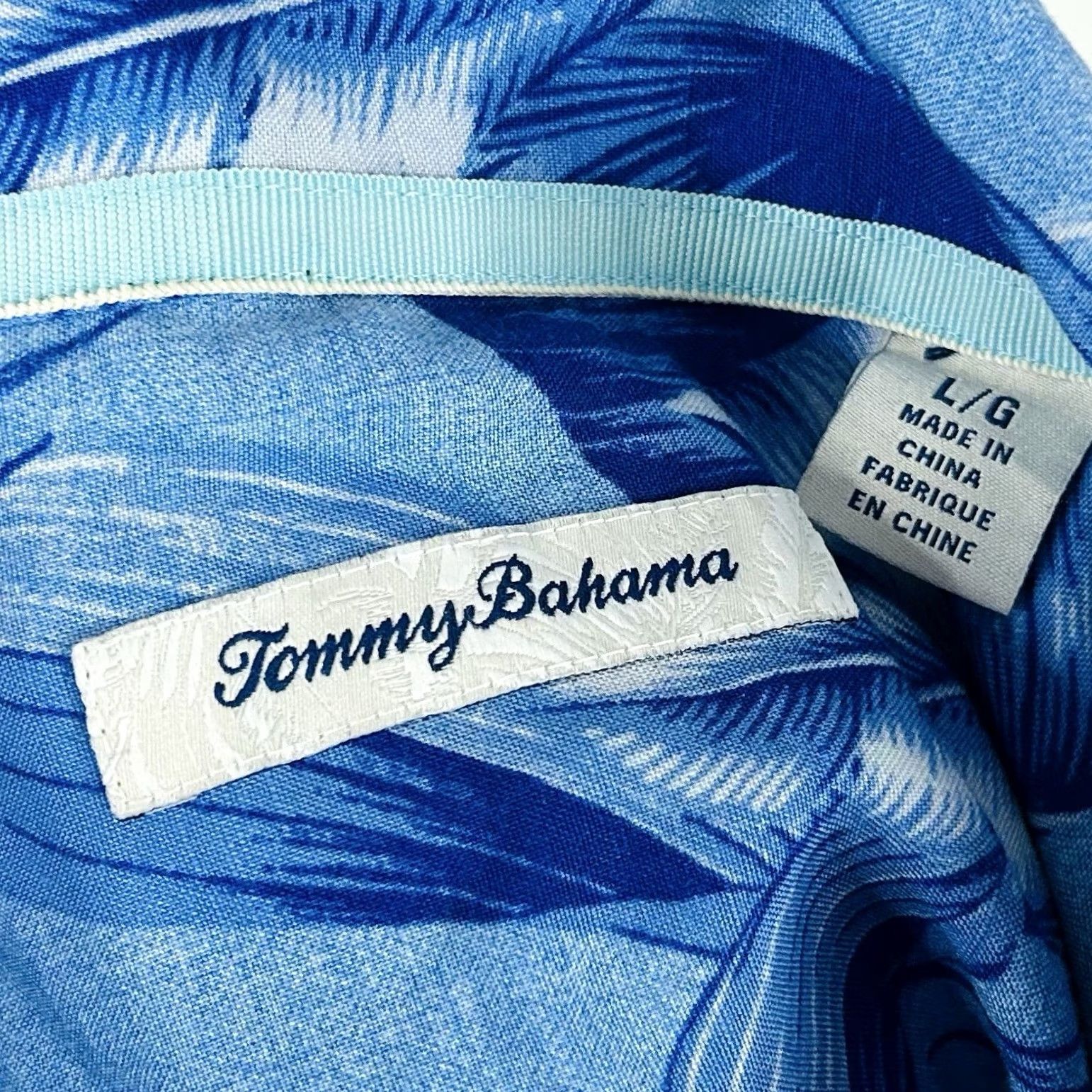 Tommy Bahama Tommy Bahama Shirt Hawaiian Floral Palm Fronds Blue White Rayon Button-Up Shirt Mens L Casual Size US L / EU 52-54 / 3 - 3 Thumbnail