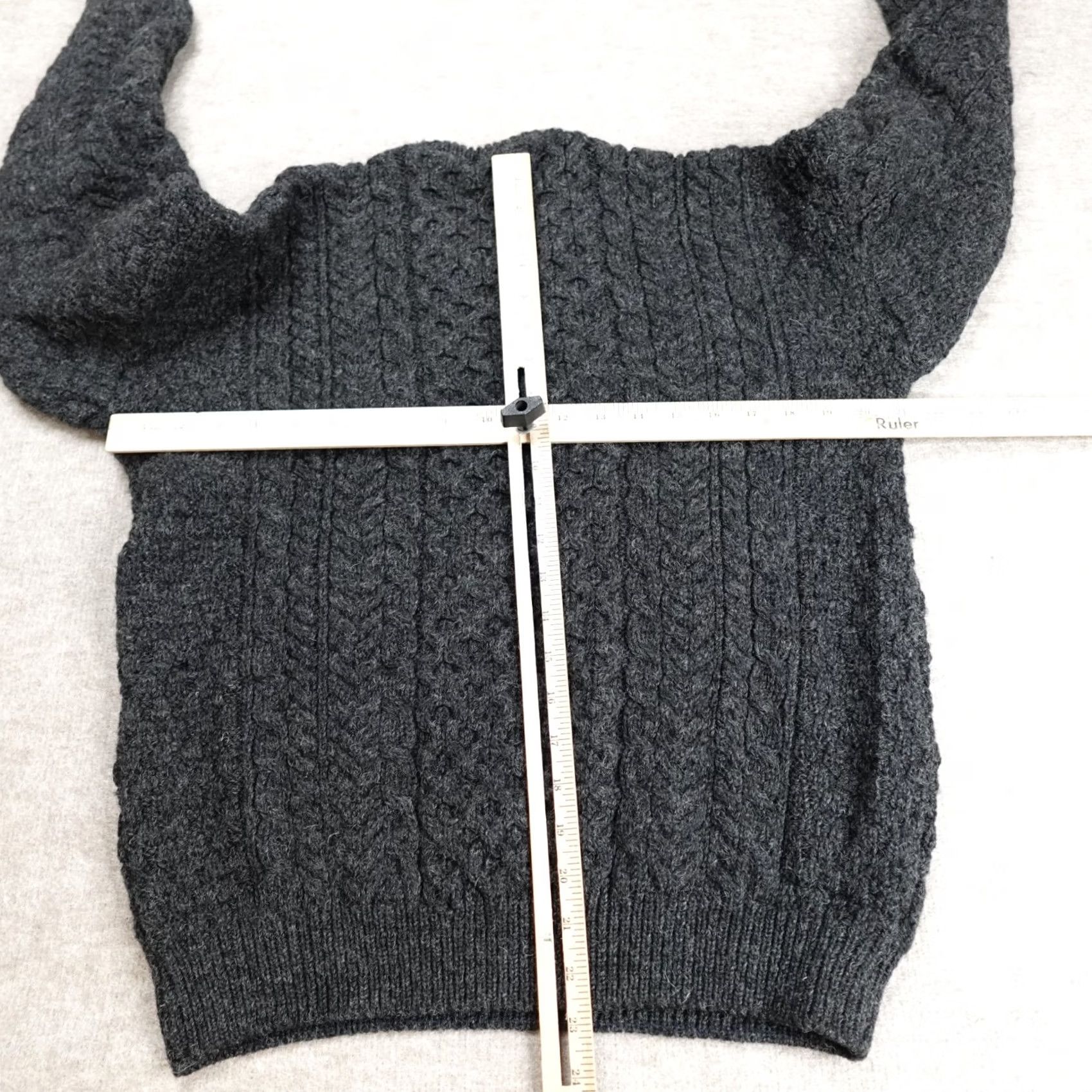 Vintage VINTAGE Carraig Donn Womens Sweater Medium Gray 100% Wool Ireland Size M / US 6-8 / IT 42-44 - 4 Thumbnail