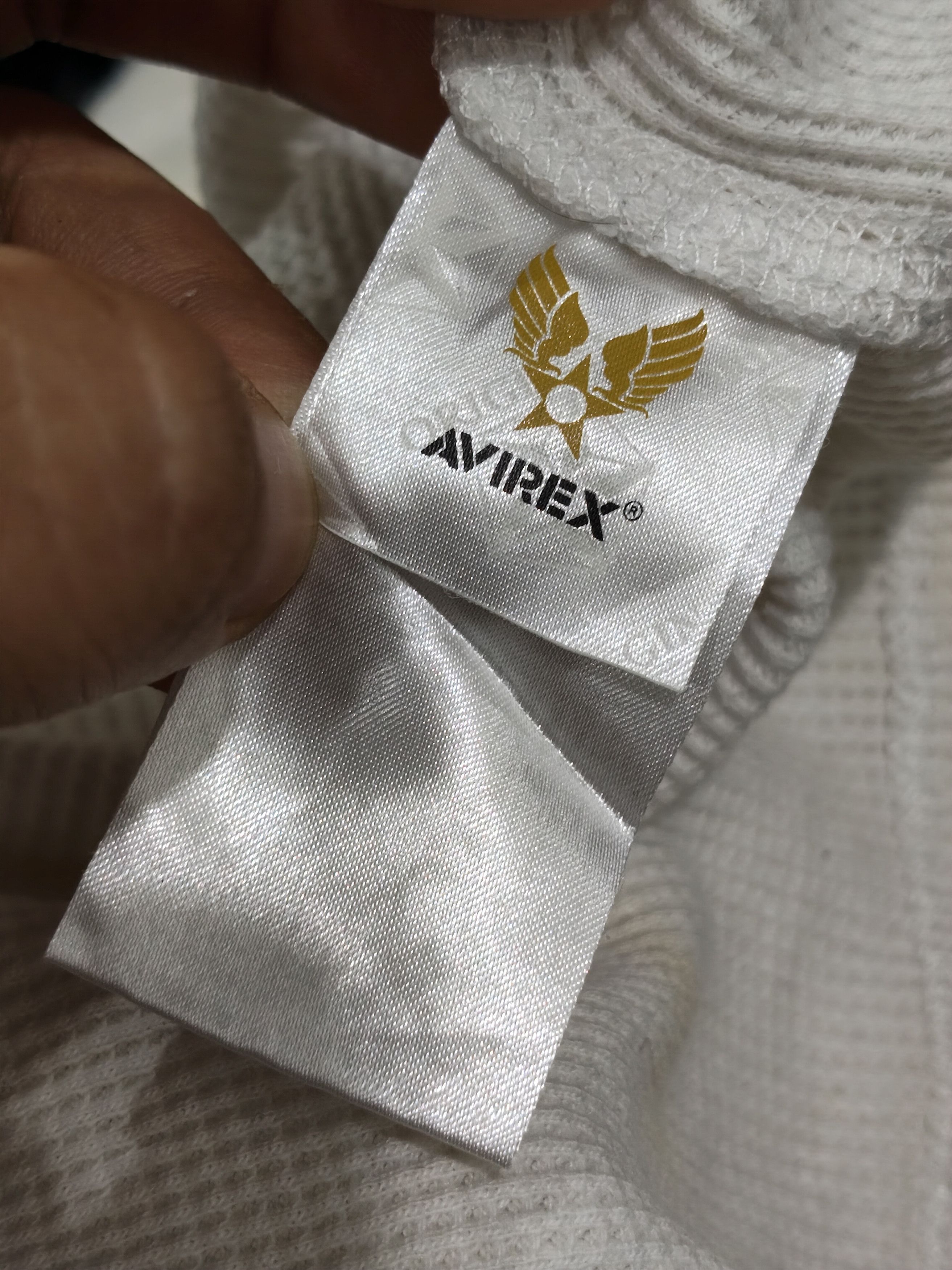Avirex vintage white Avirex military box logo Size US L / EU 52-54 / 3 - 3 Thumbnail