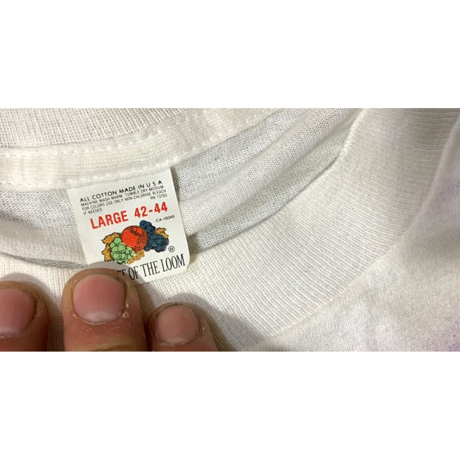 Fruit Of The Loom VINTAGE 90s Fruit of the Loom Southwestern Wolf Horse Spray Art Single Stitch T Shirt Adult Medium White Mens Size US M / EU 48-50 / 2 - 5 Thumbnail