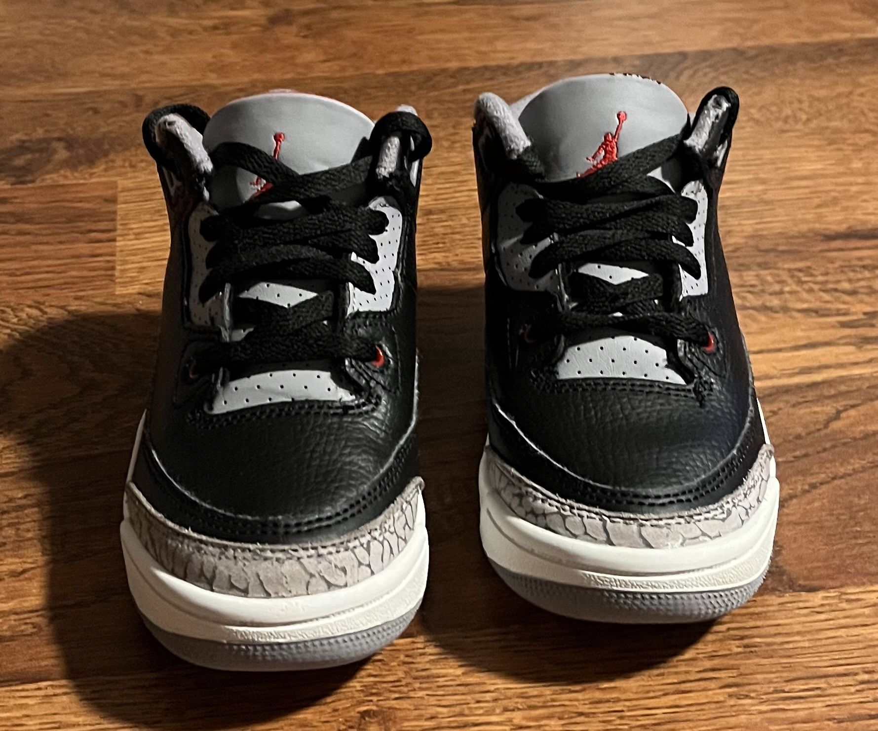 Jordan Brand Jordan 3 Retro Black Cement 2024 Toddler 11C Nike Air Size US 11 / EU 44 - 4 Thumbnail