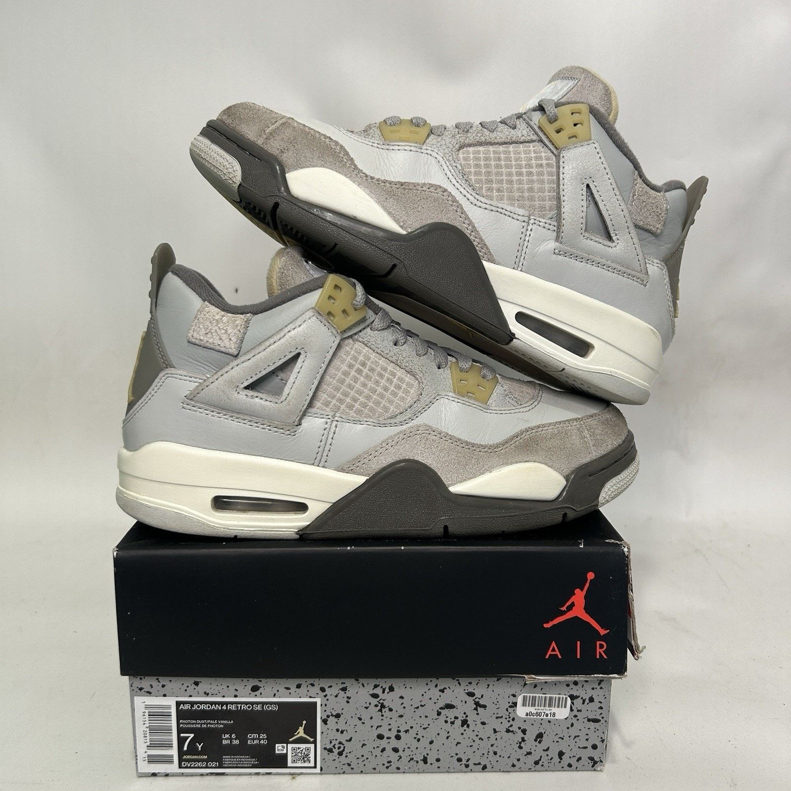 Jordan Brand Nike Air Jordan 4 Retro SE GS Craft “Photon Dust 
