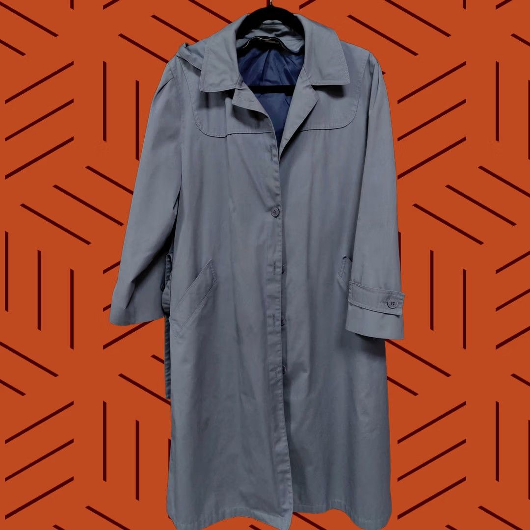 London Fog VINTAGE? No. London Fog Hooded Trench Coat Blue Solid Long Sleeve Petites 8 Womens Coat Size M / US 6-8 / IT 42-44 - 1 Thumbnail
