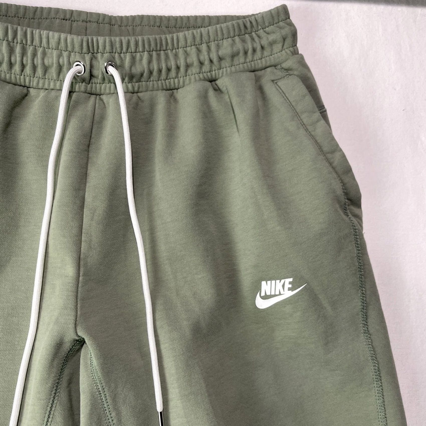 Nike Nike Fleece Joggers Pants Men Medium Green NSW Modern Athletic Casual Tapered Pockets DJ0367-378 Size US 31 - 6 Thumbnail