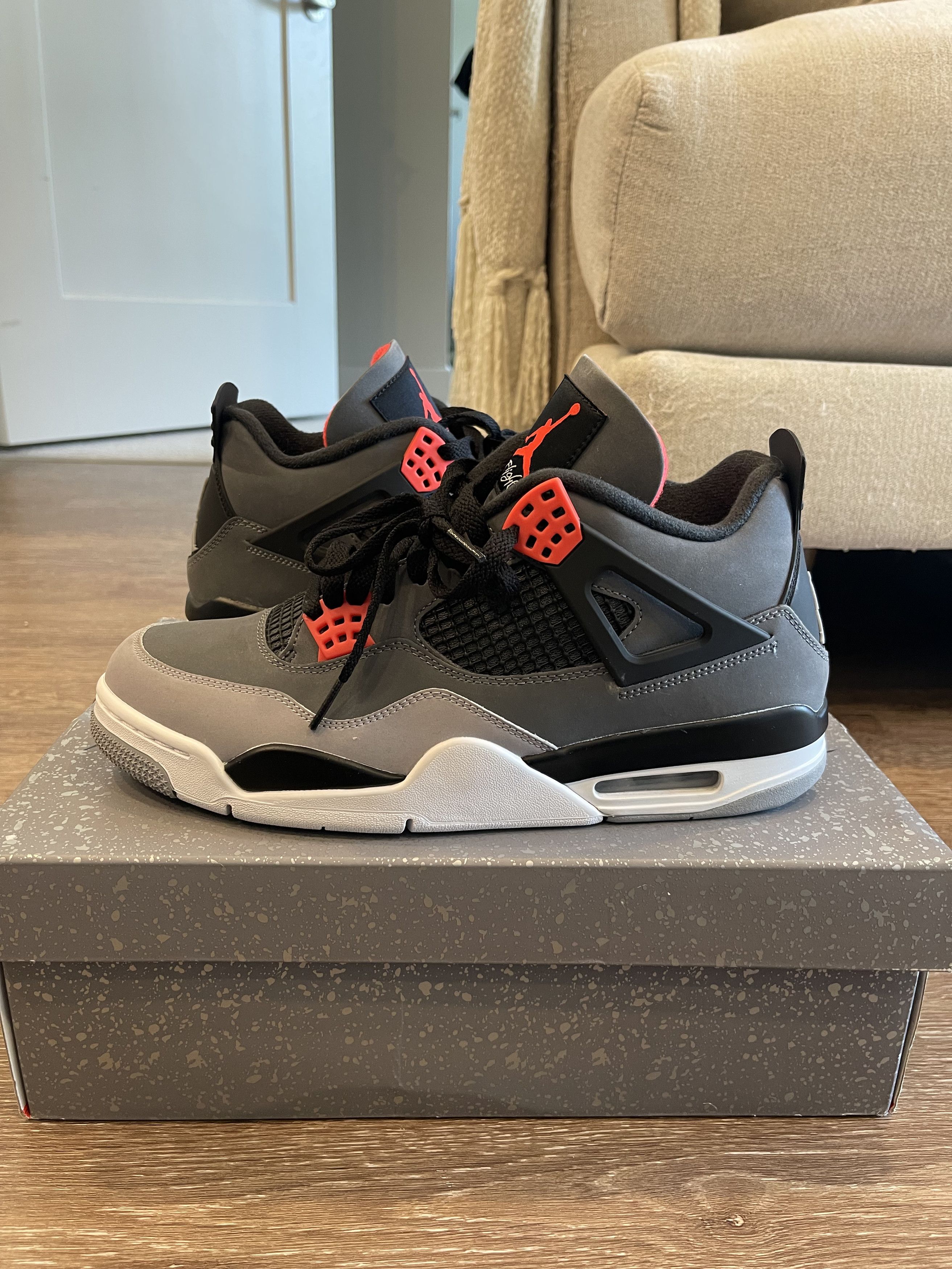 Jordan Brand AIR JORDAN - JORDAN 4 RETRO INFRARED Size US 10.5 / EU 43-44 - 2 Thumbnail