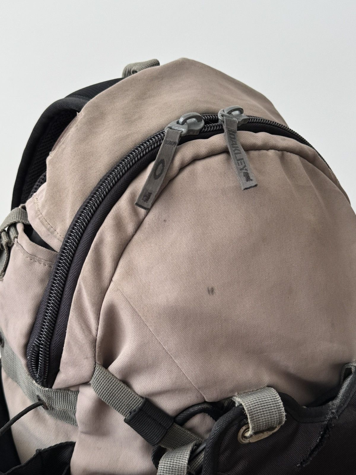 Oakley Vintage 00s Oakley Tactical Icon Faded Backpack Size ONE SIZE - 6 Thumbnail