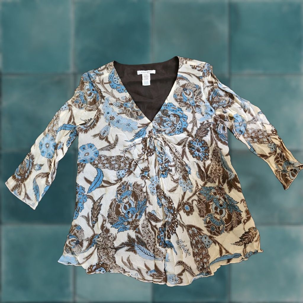 Nine West Nine West Women's Floral V-Neck Blouse - Silk - Size 8 - Multicolor - 3/4 Sleeve - Regular - Pullover - Blouse - Women - Floral - 90s Theme Size M / US 6-8 / IT 42-44 - 1 Thumbnail