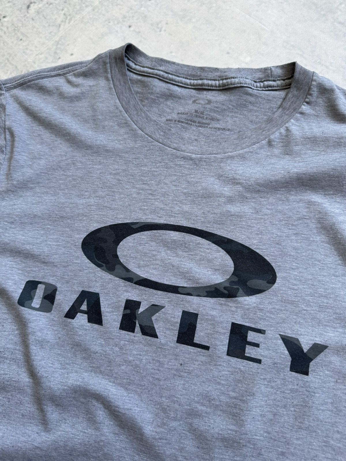 Oakley × Vintage Oakley vintage big logo tee outdoor style Size US M / EU 48-50 / 2 - 2 Thumbnail