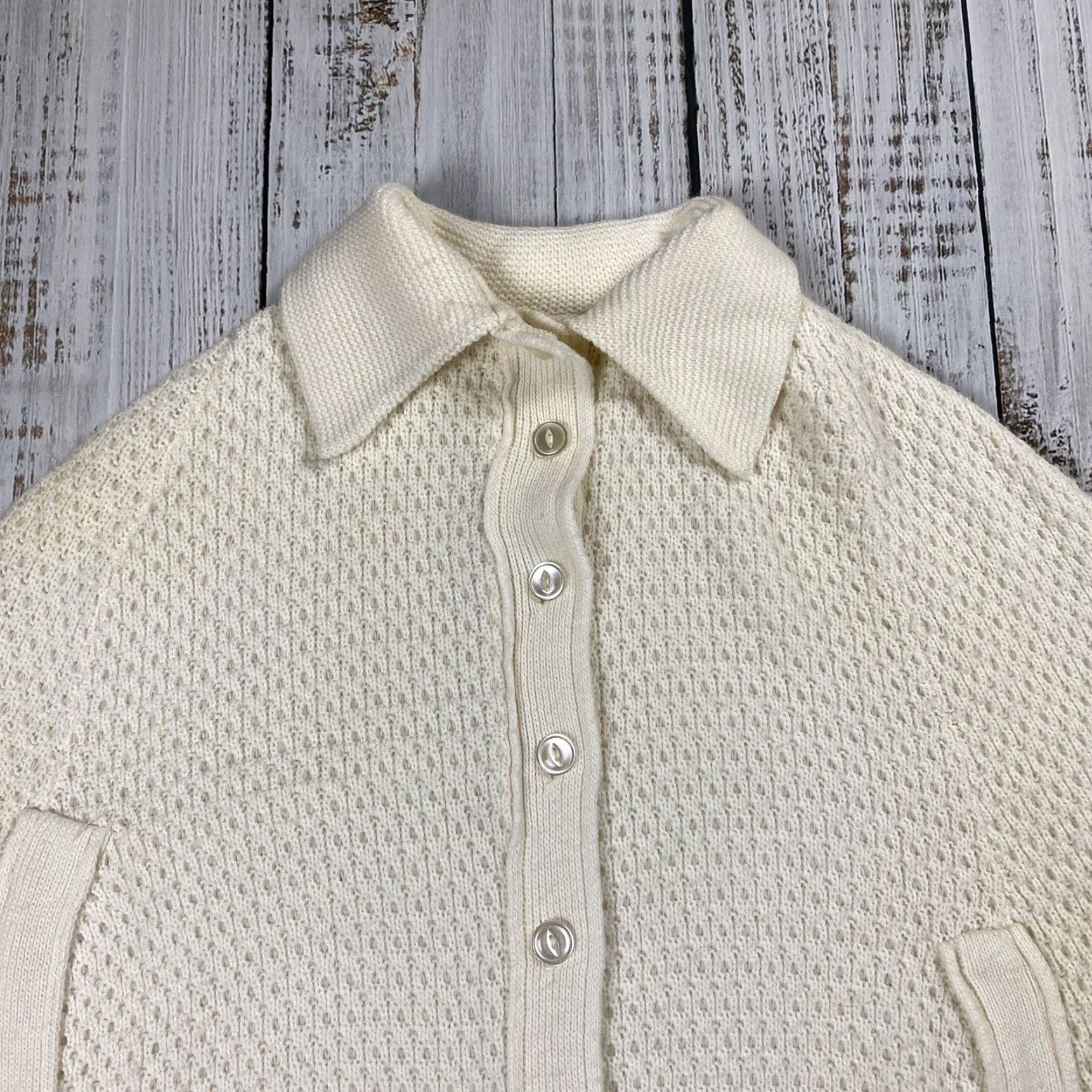 Vintage Vintage 1960s Turbo Acrylic Sweater Poncho Cape One Size Women’s White Red Mod Gogo Size ONE SIZE - 2 Thumbnail
