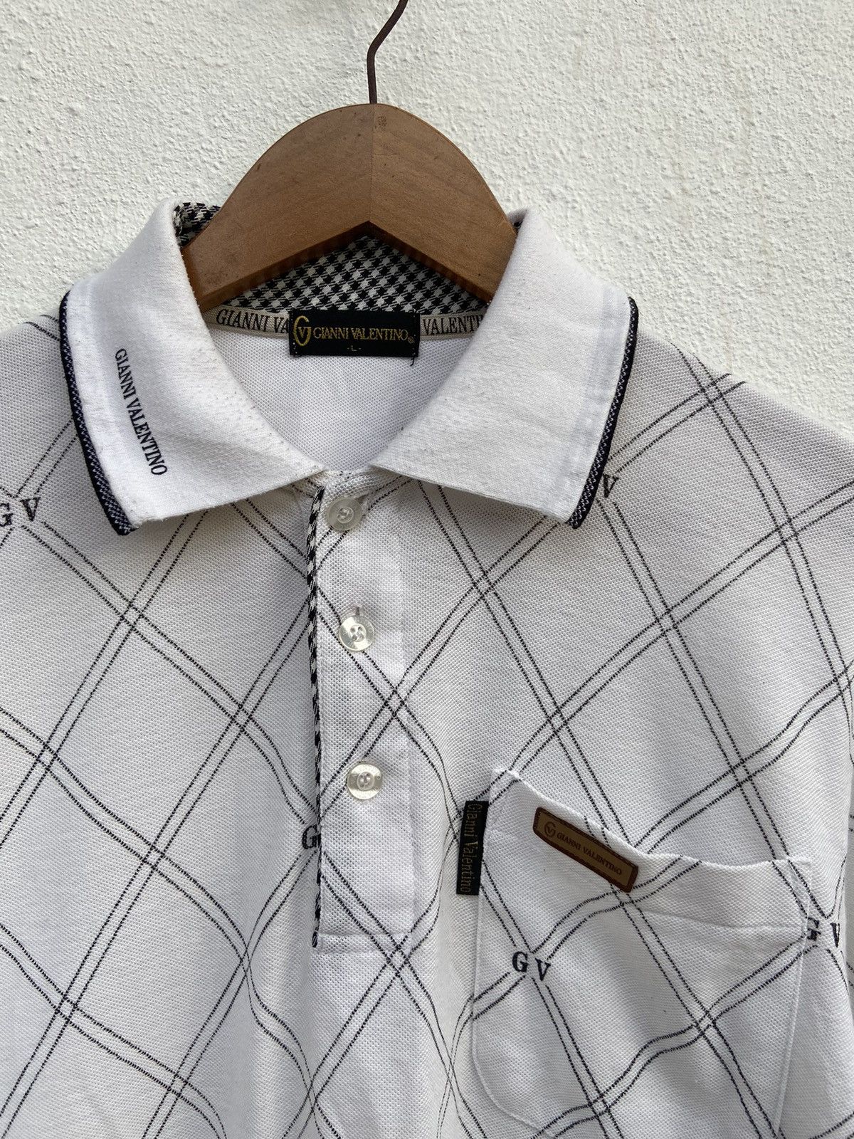 Gianni Valentino 🔥 Vintage Gianni Valentino polo long sleeve full print Size US L / EU 52-54 / 3 - 1 Thumbnail