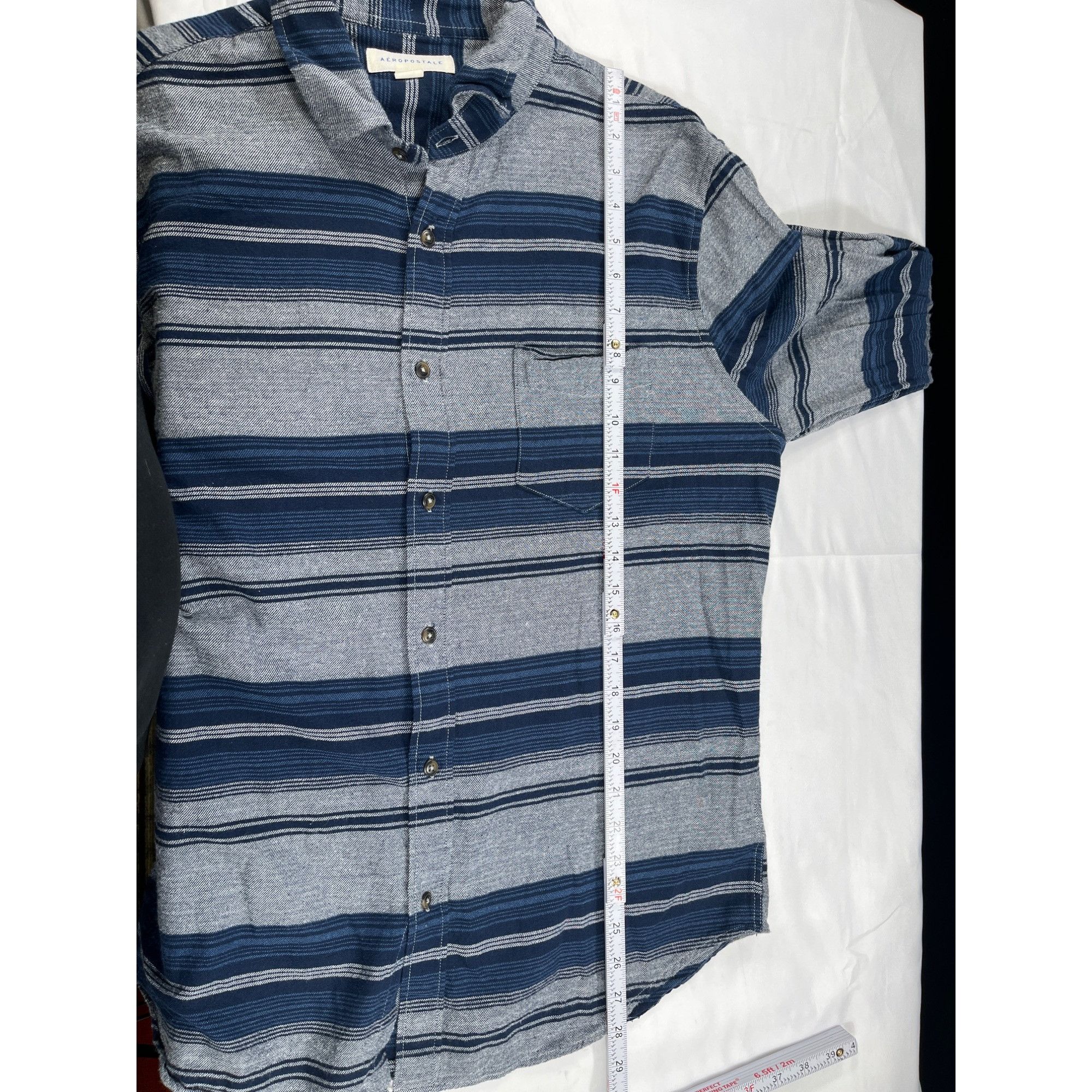 Aeropostale Aeropostale SKU 7607 Mens Blue And gray Striped Button Down Size US L / EU 52-54 / 3 - 5 Thumbnail