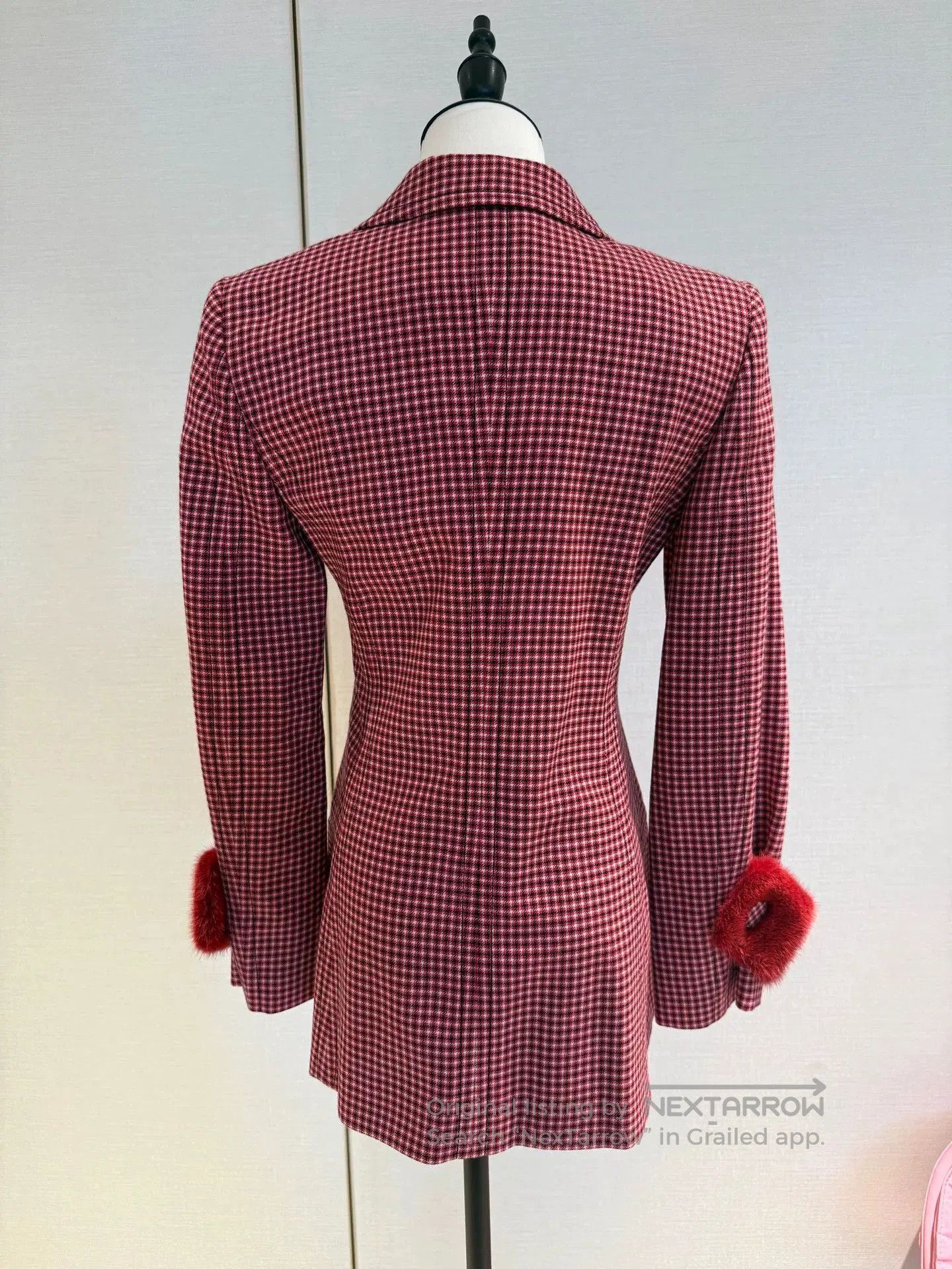 Fendi fendi wool blazer with mink cuffs in pink. Size US S / EU 44-46 / 1 - 2 Thumbnail
