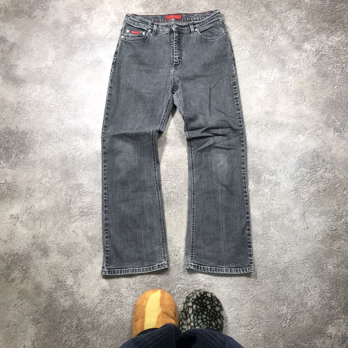Vintage Vintage Y2K Baggy Flared Distressed Jeans Grunge 90s Logo 28 Size 28" / US 6 / IT 42 - 1 Thumbnail