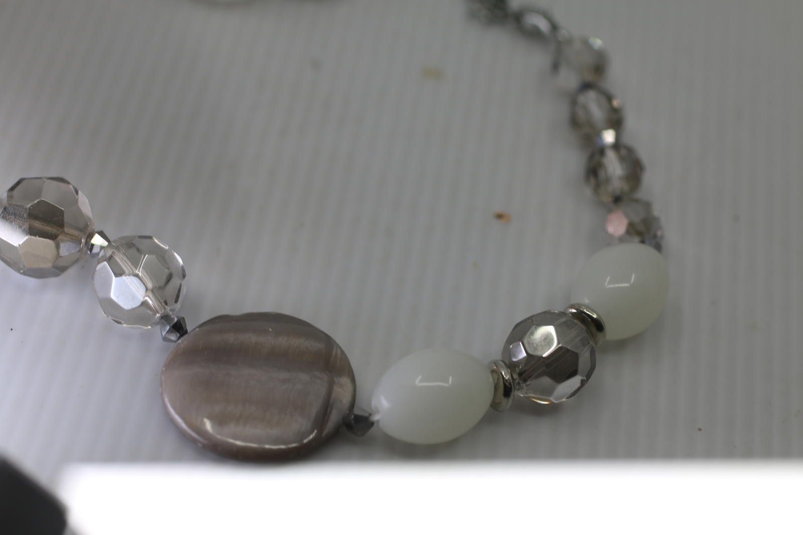 Unknown London Vintage Neutral Beaded Necklace Clear Crystal White Beads Size ONE SIZE - 8 Thumbnail