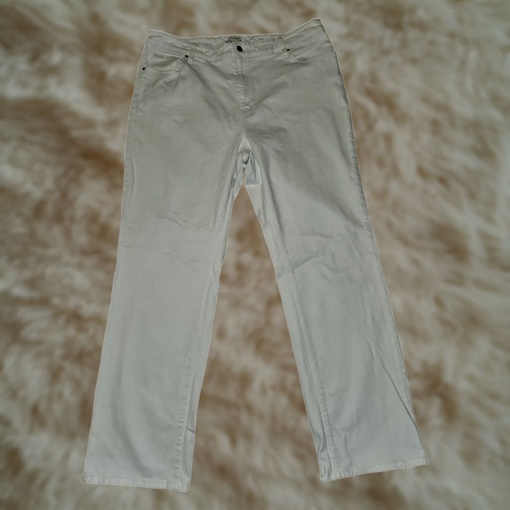 Vintage L.L. Bean Jeans 18W Women's Classic Fit White Straight 5-Pocket Denim Stretch Zip Button High Rise Plus Size Size 40" / US 18 - 1 Thumbnail
