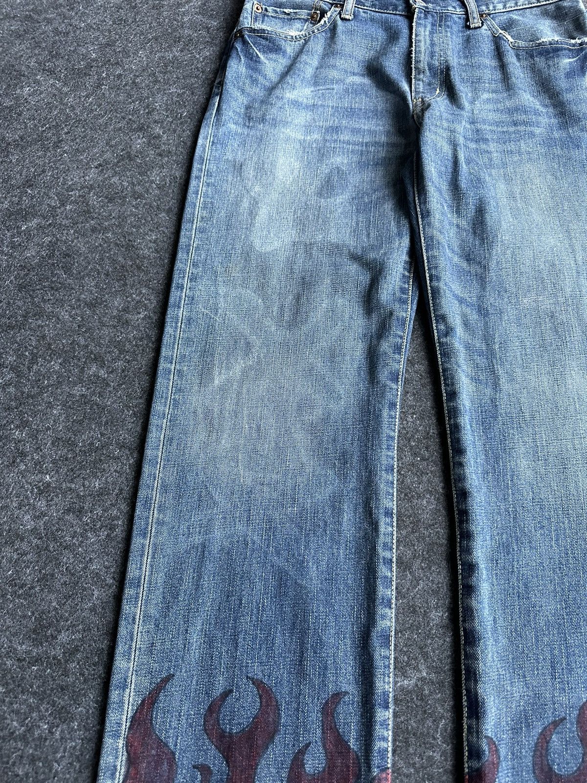 Jun Takahashi Uniqlo U S002 Fire Flame Paint Washed Design 32x33D389 Size US 32 / EU 48 - 9 Thumbnail
