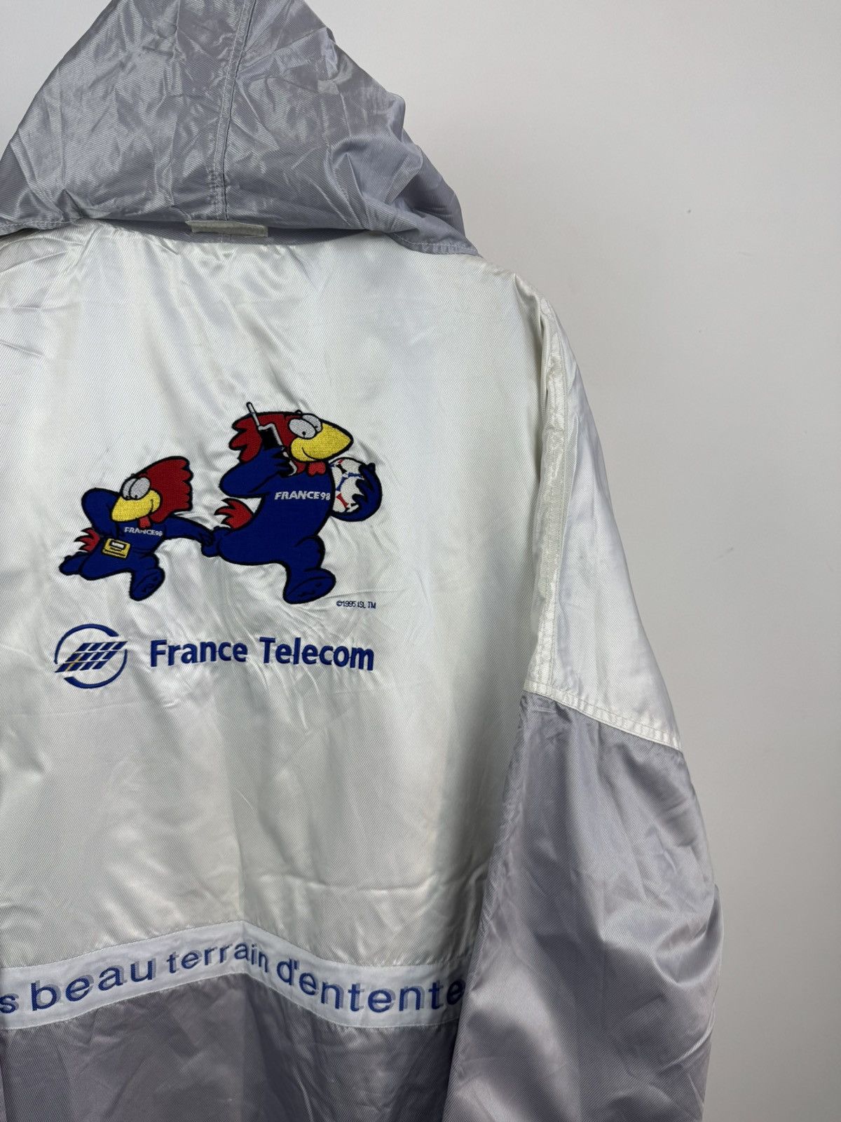 Vintage Vintage France 98 Coupe Du Monde Promo Big Logo light Jacket Size US L / EU 52-54 / 3 - 3 Thumbnail