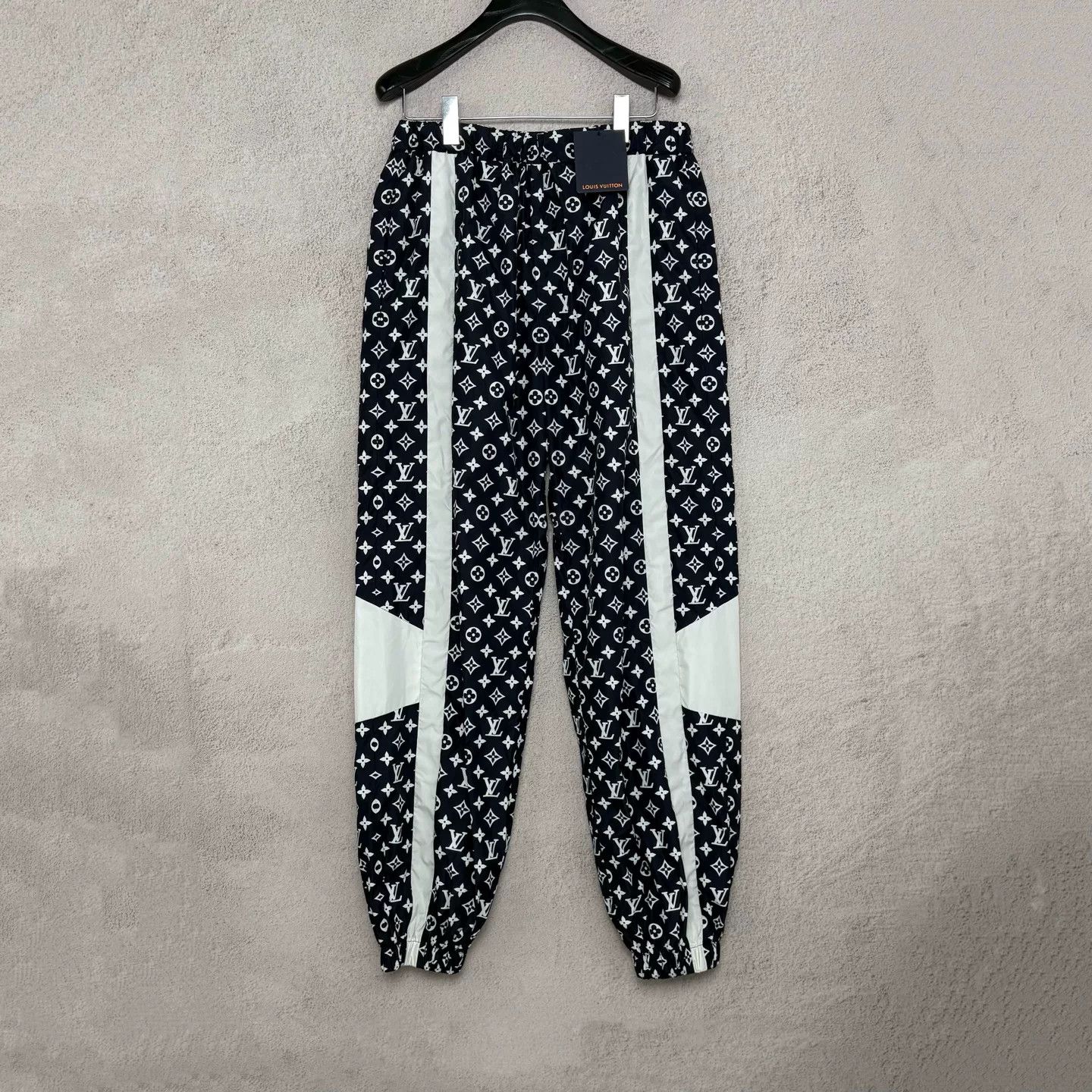 Louis Vuitton Louis Vuitton Monogram Side Stripe Joggers Size 50 Size US 34 / EU 50 - 1 Thumbnail