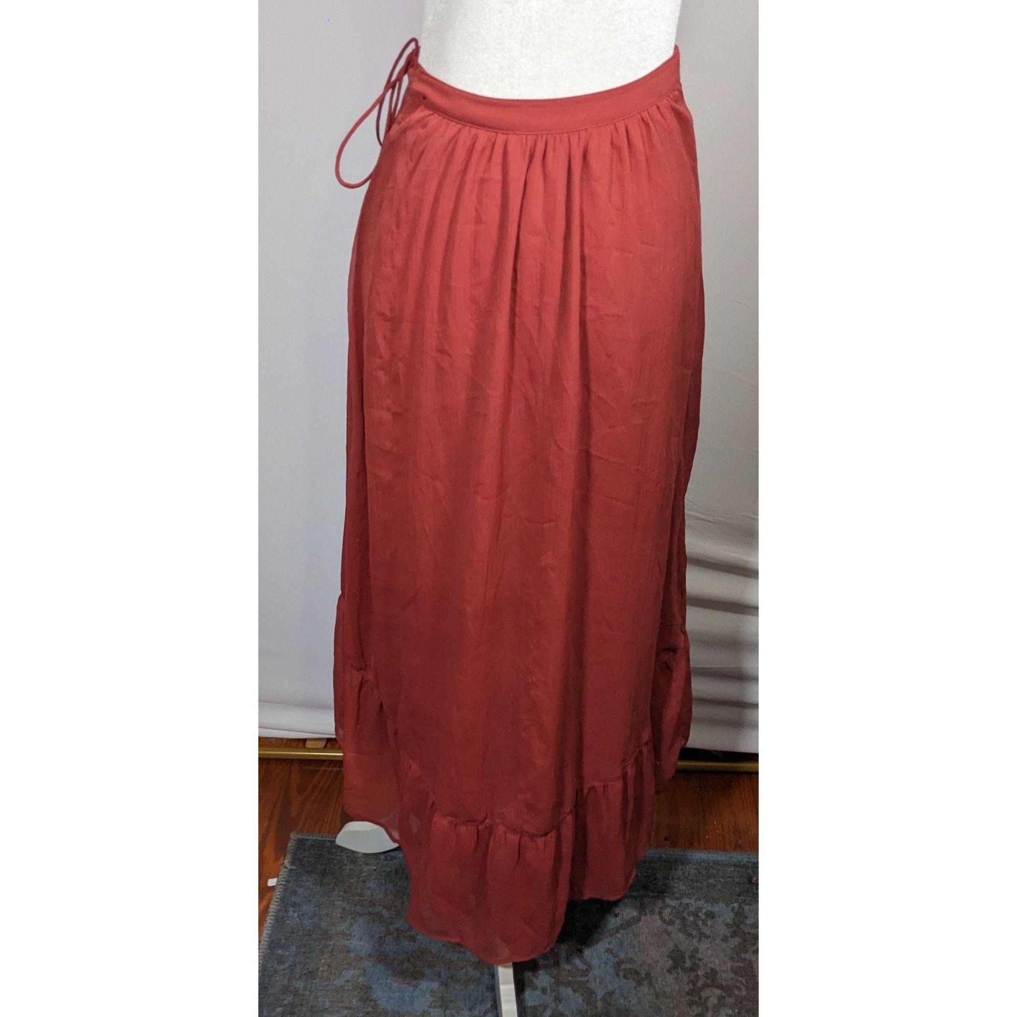 Abercrombie & Fitch Abercrombie & Fitch Preppy Boho Burgundy Ruffled Wrap Skirt Size 25" / US 0 / IT 36 - 11 Thumbnail