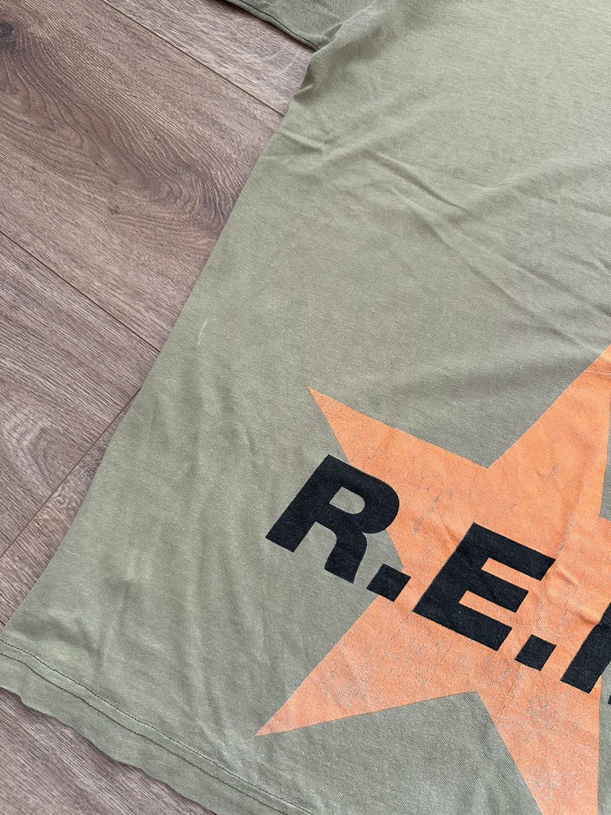 Band Tees 🔥VINTAGE R.E.M 1995 MONSTER TOUR DISTRESSED T-SHIRT🔥 Size US XL / EU 56 / 4 - 13 Thumbnail