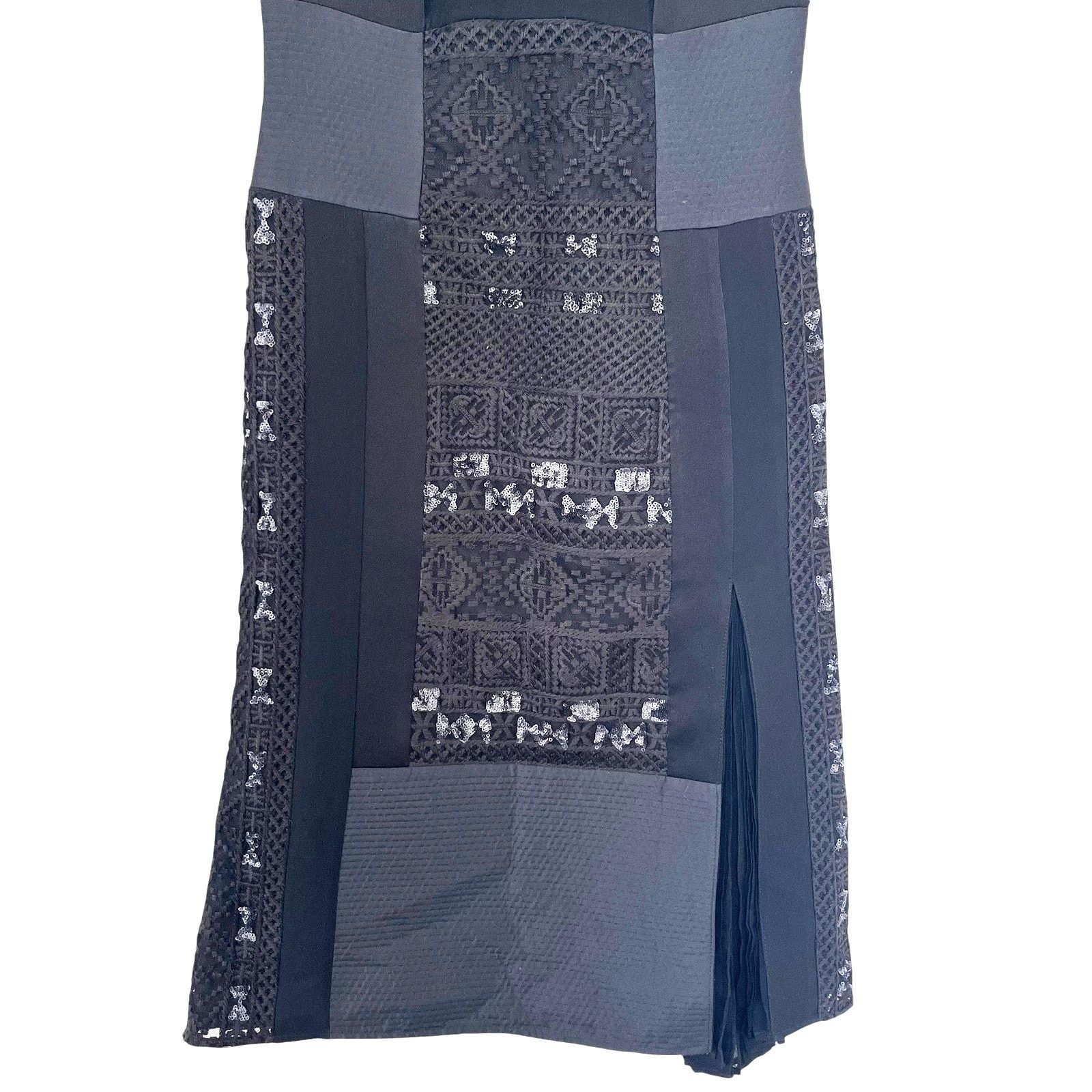 Bcbgmaxazria BCBGMaxAzria Black Crochet Panel Pleated Sheath Midi Dress Size XS / US 0-2 / IT 36-38 - 4 Thumbnail