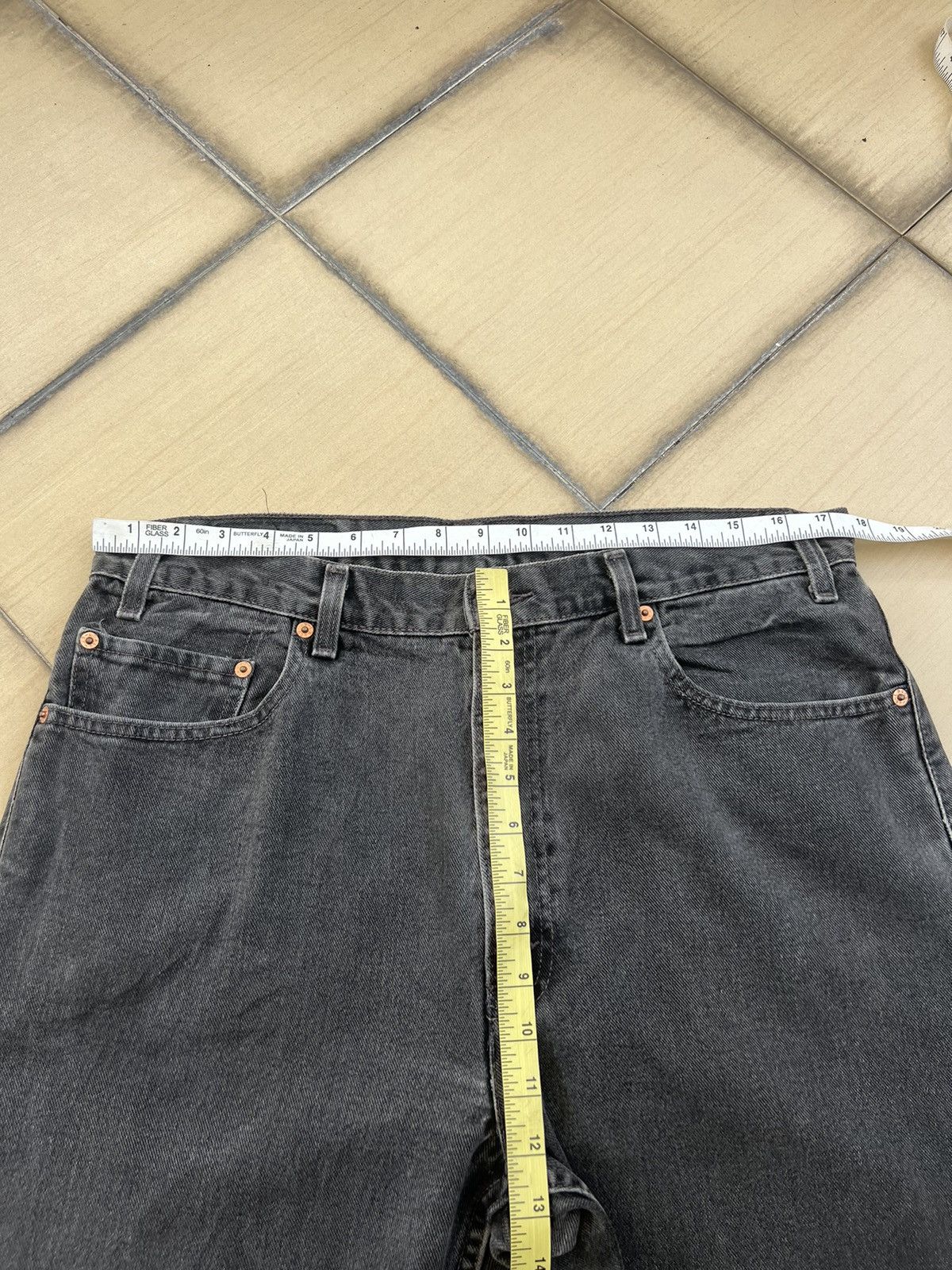 Levi's VTG 2001 Levi’s 505 Fade Black Denim Regular Straight Jeans Size US 35 - 3 Thumbnail
