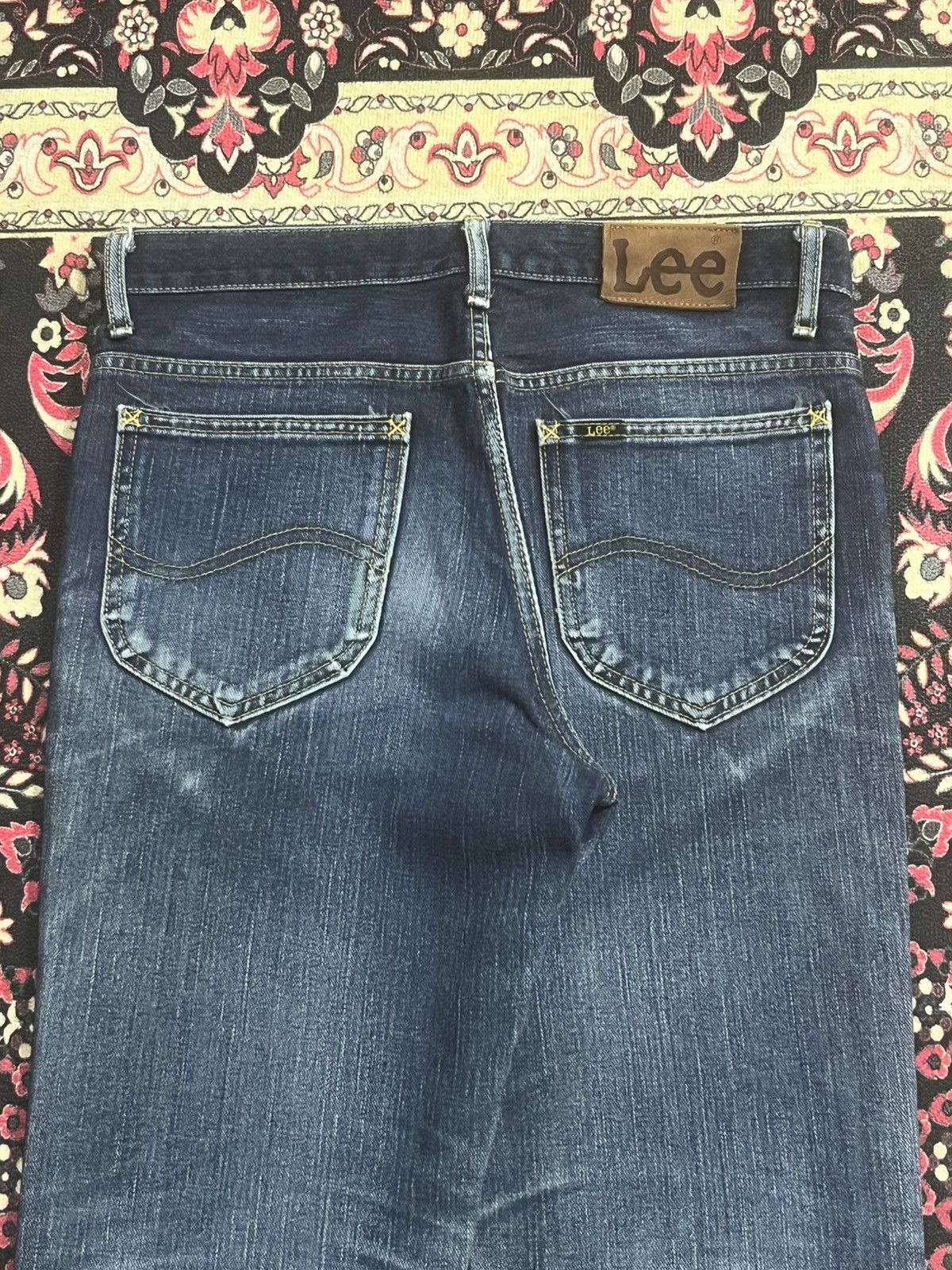 Vintage Vintage Lee Japan Dark Blue Faded Washed Distress Flare Jean Size US 31 - 7 Thumbnail