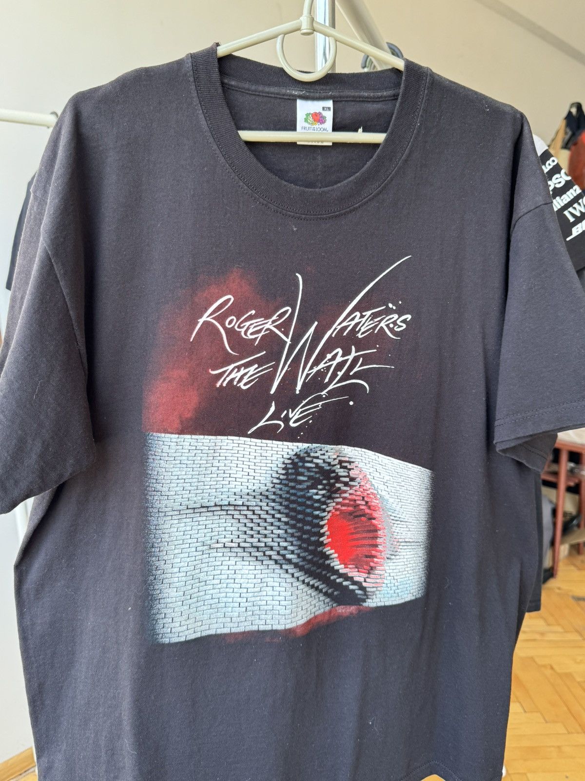 Pink Floyd Vintage Pink Floyd Roger Waters The Wall T-shirt Size US XL / EU 56 / 4 - 2 Thumbnail